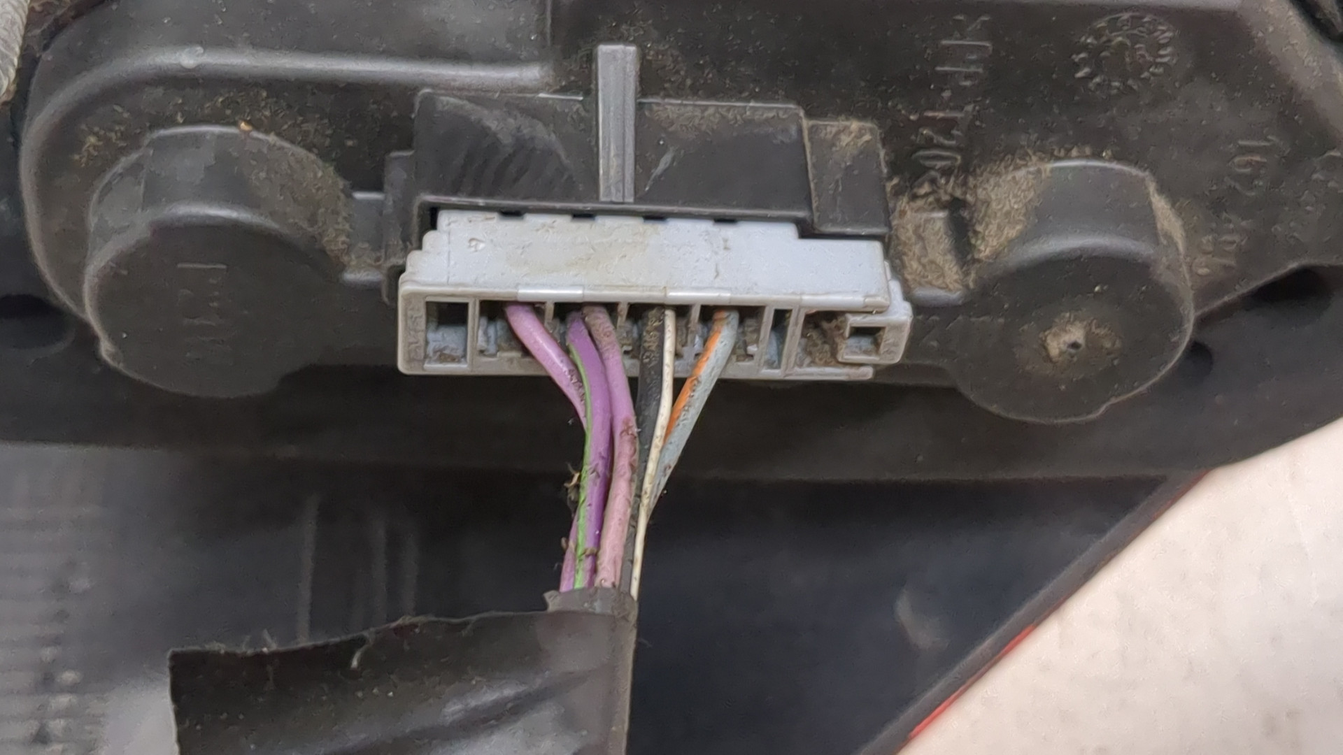 Фонарь задний левый