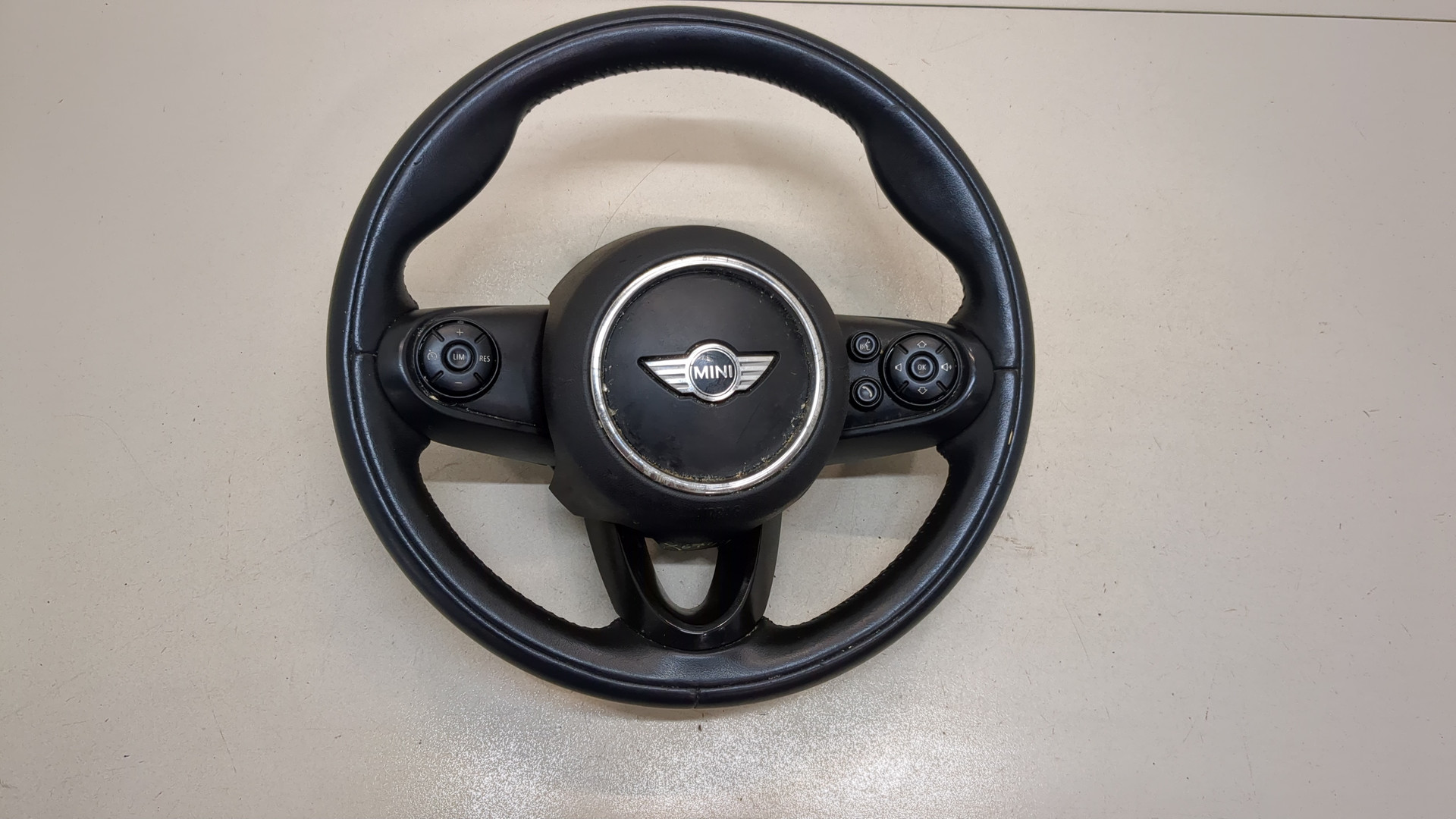 Рулевое колесо (руль)