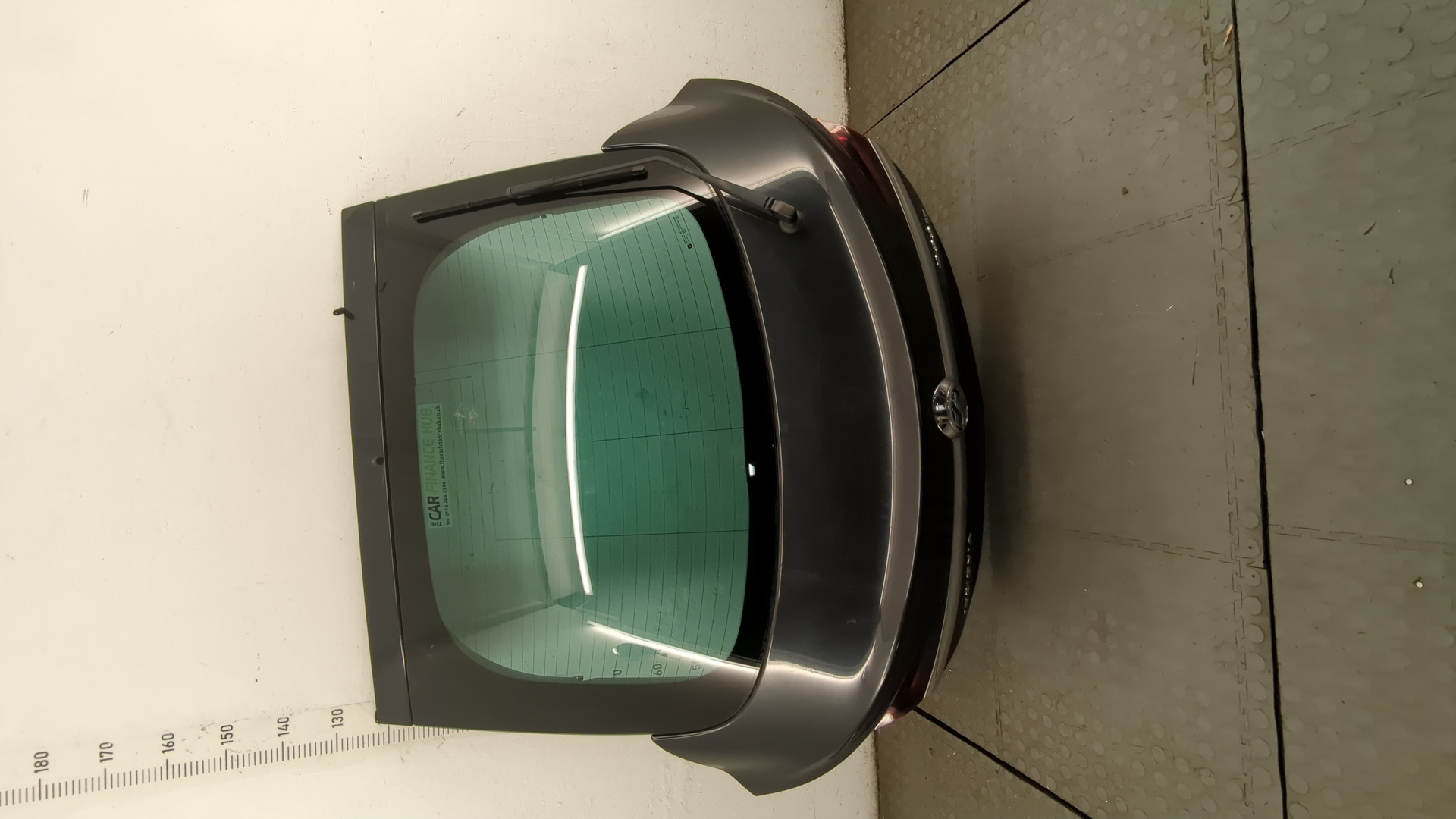 Дверь багажника