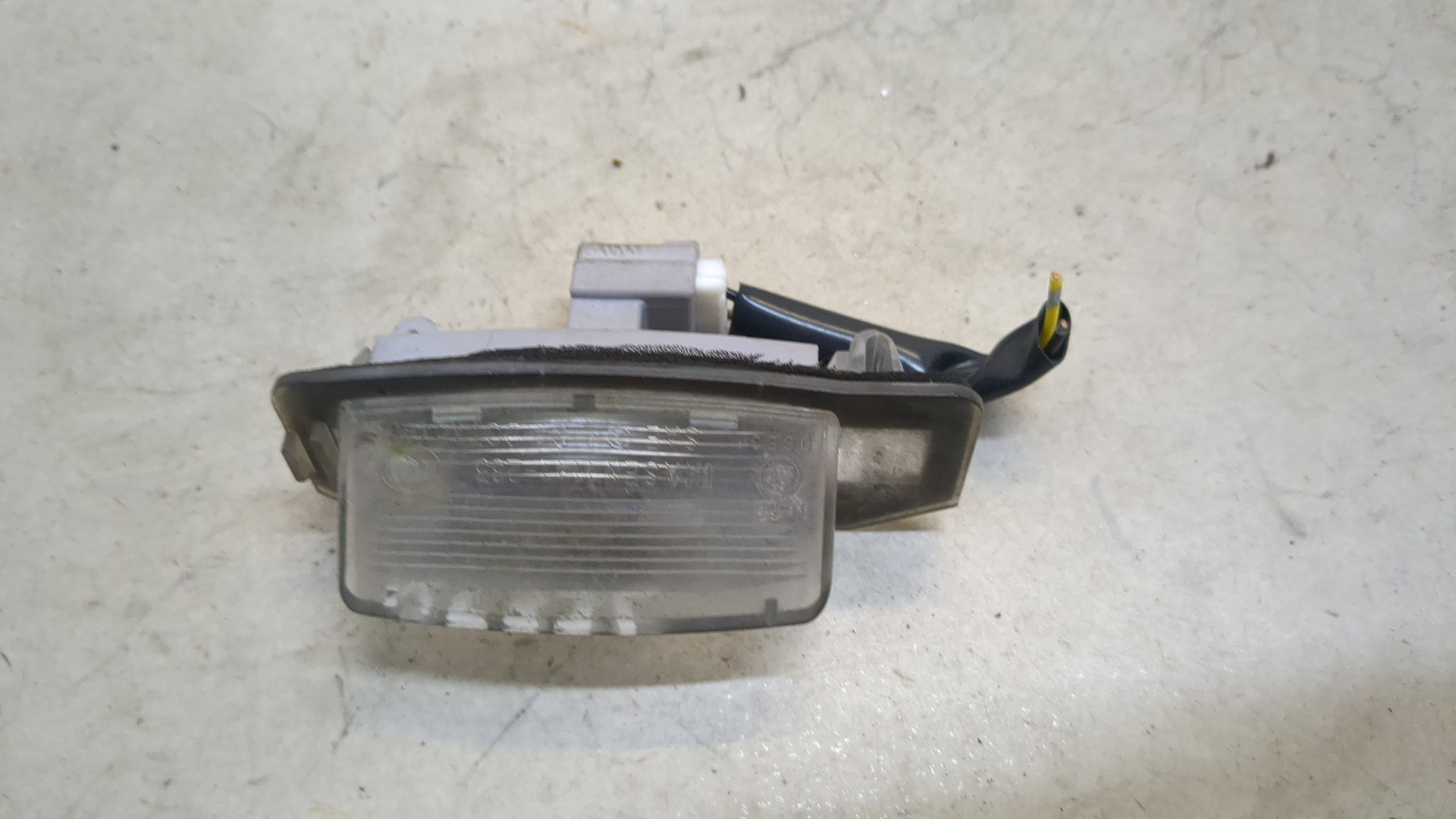 Фонарь подсветки номера