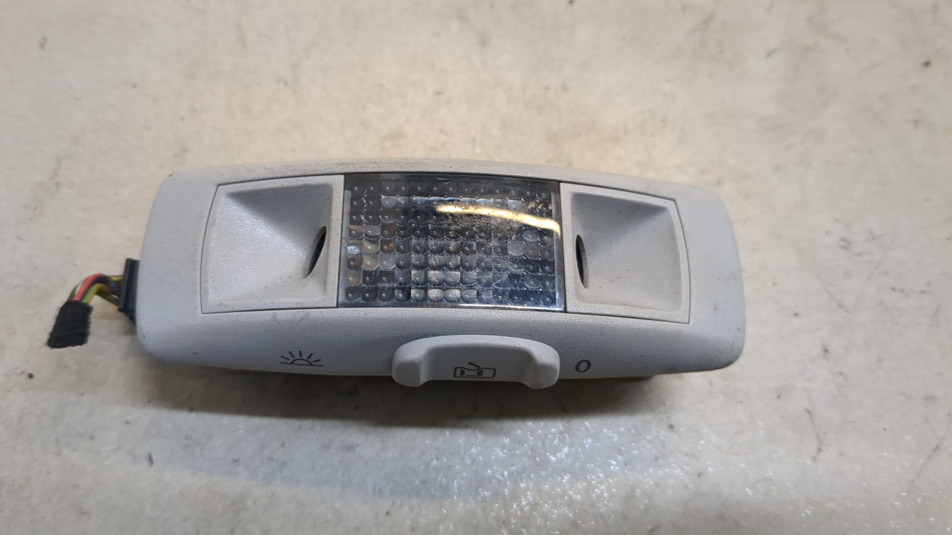 Плафон салонный