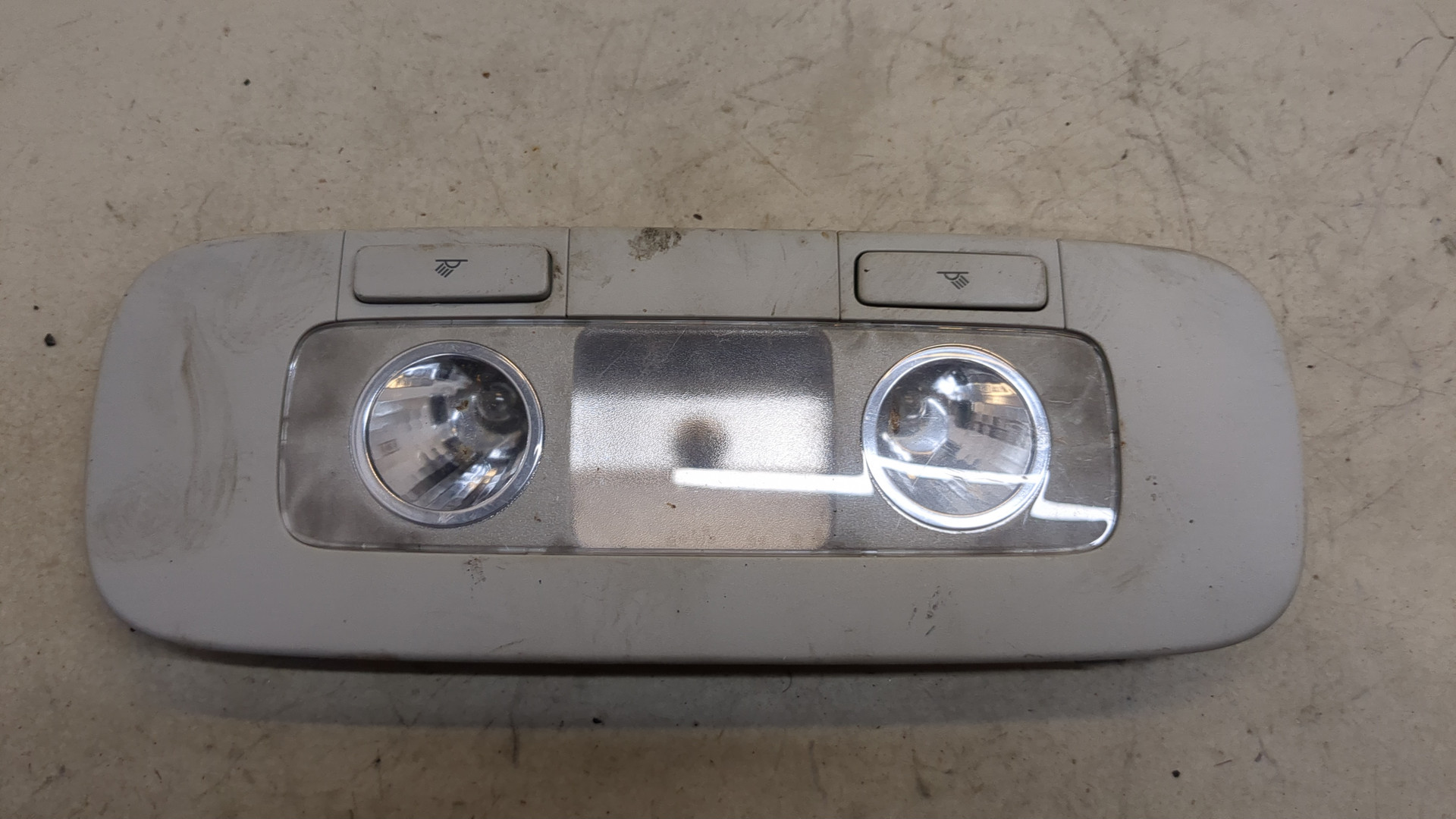 Плафон салонный