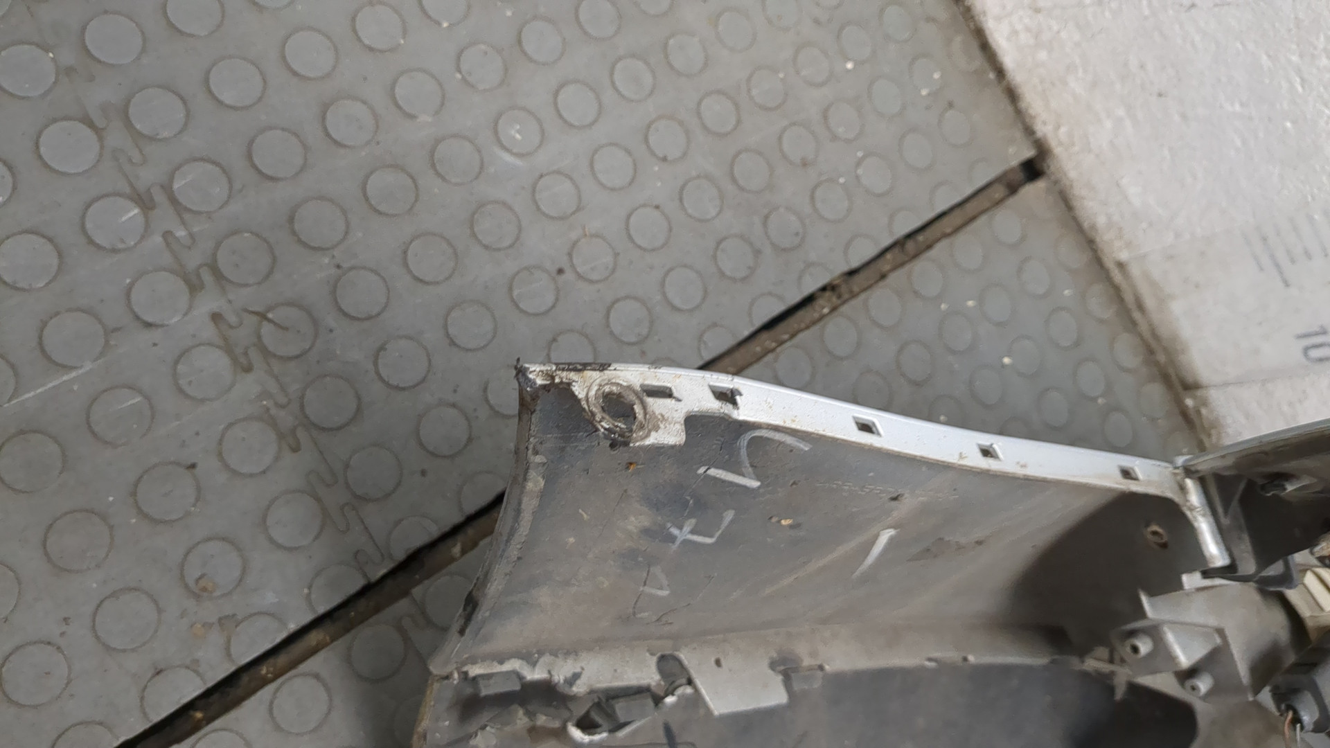 Бампер передний