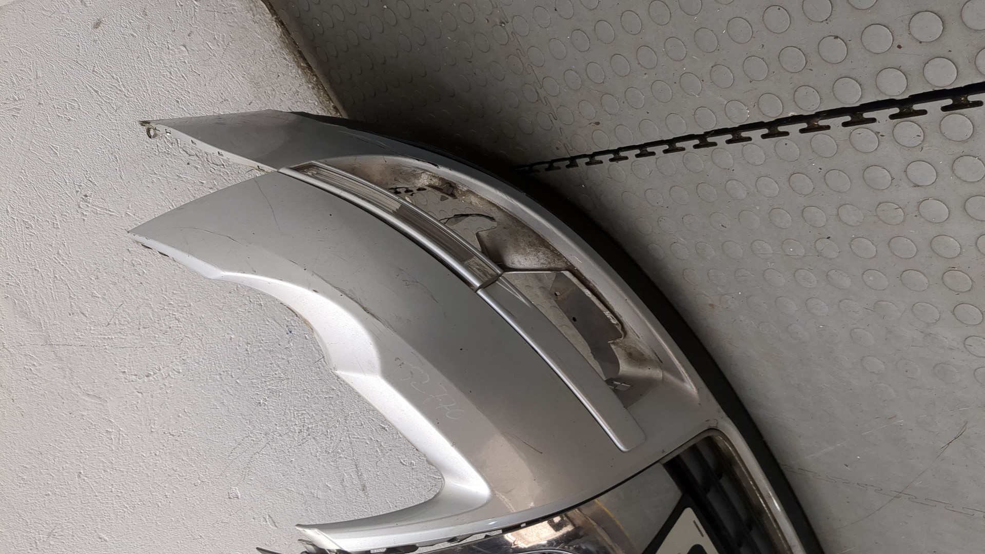 Бампер передний