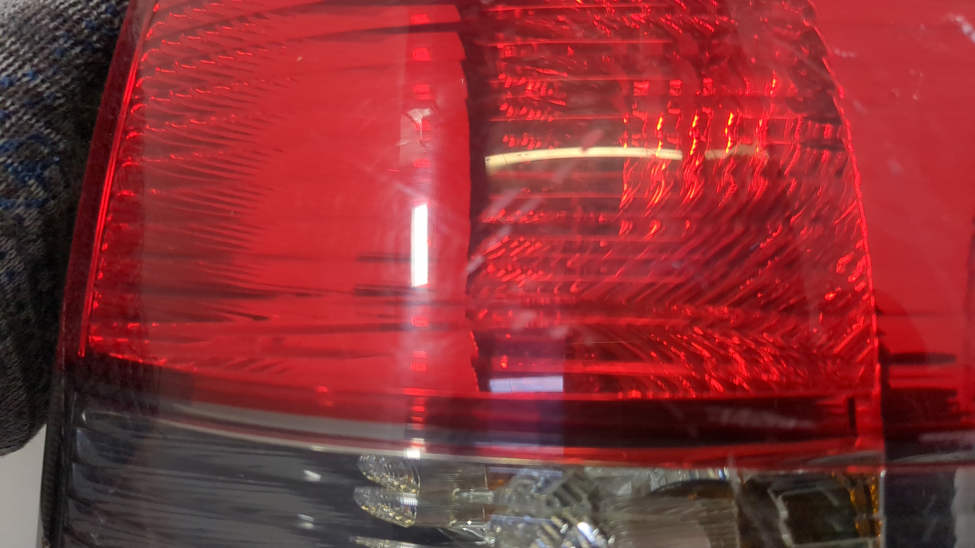 Фонарь задний правый