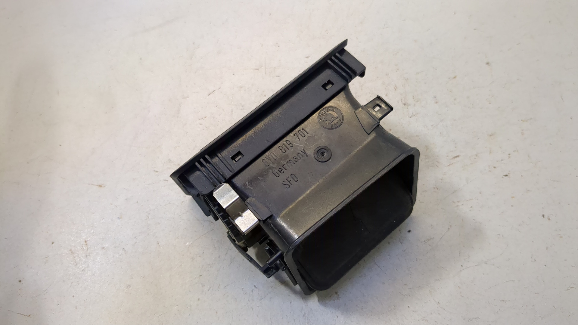 Дефлектор воздушный