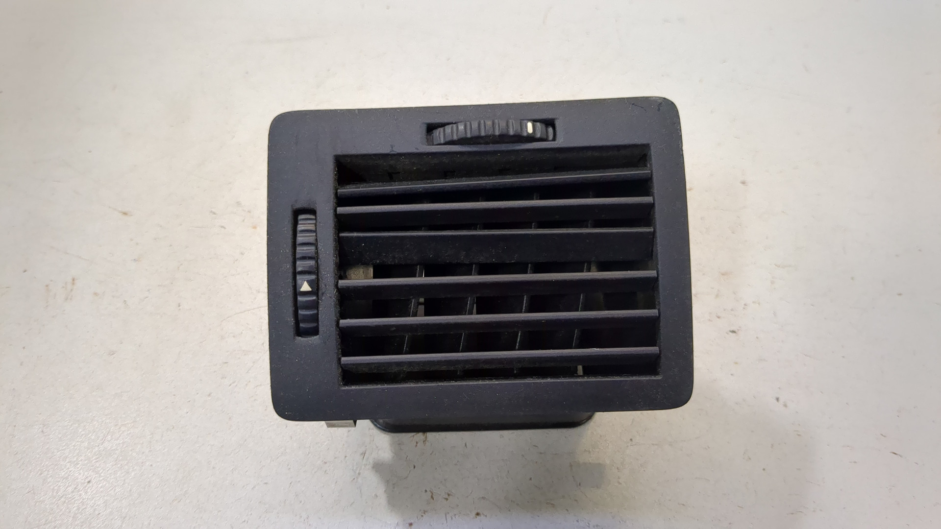 Дефлектор воздушный