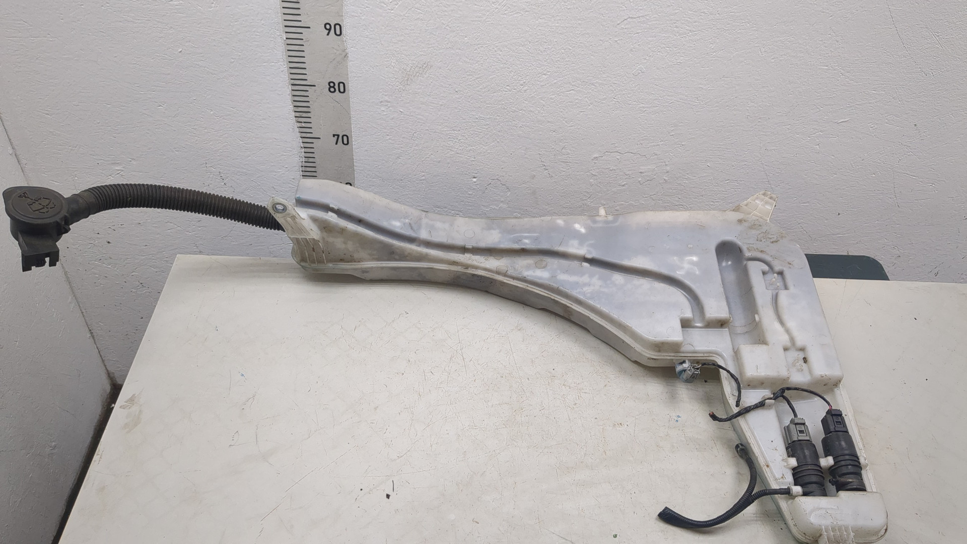 Бачок омывателя лобового стекла