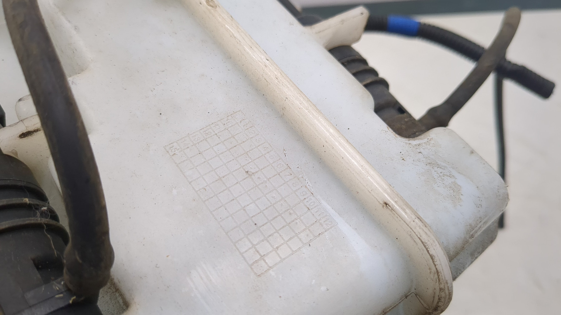 Бачок омывателя лобового стекла