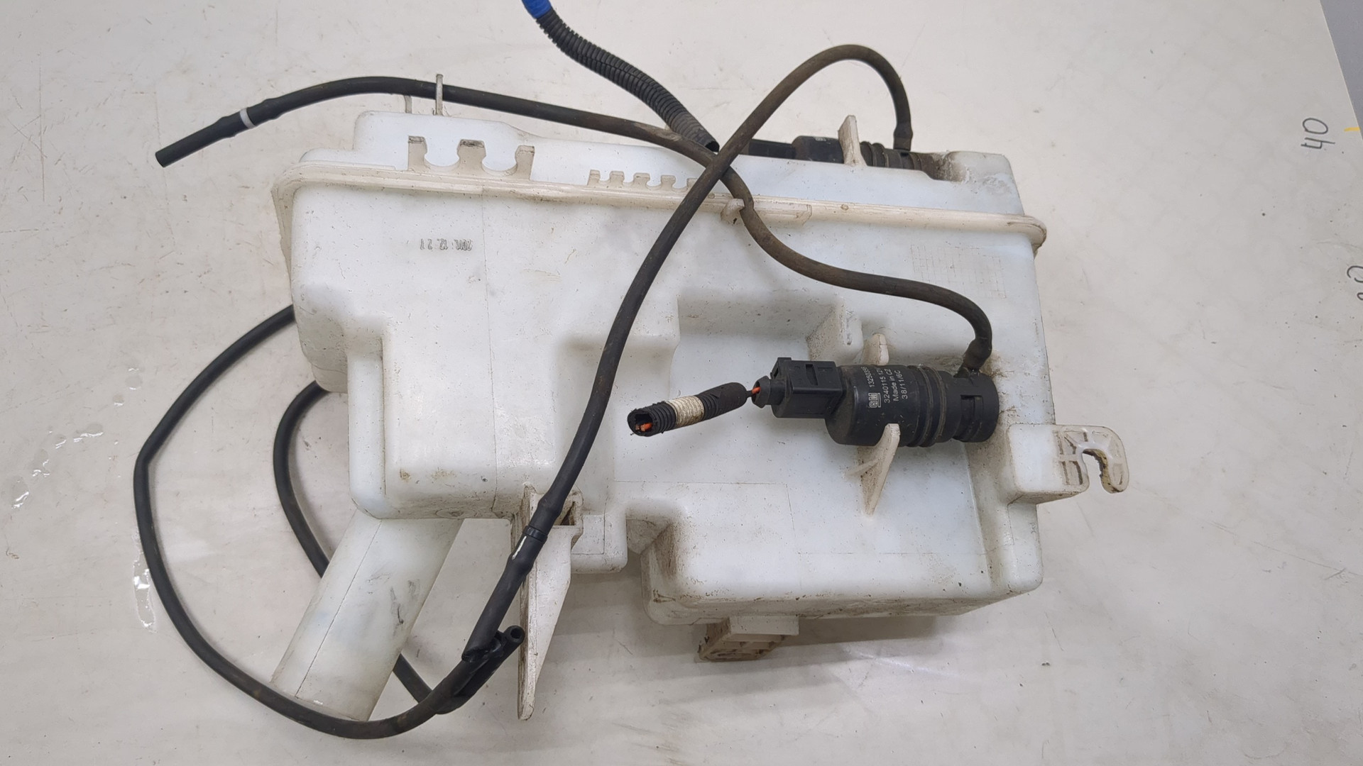 Бачок омывателя лобового стекла