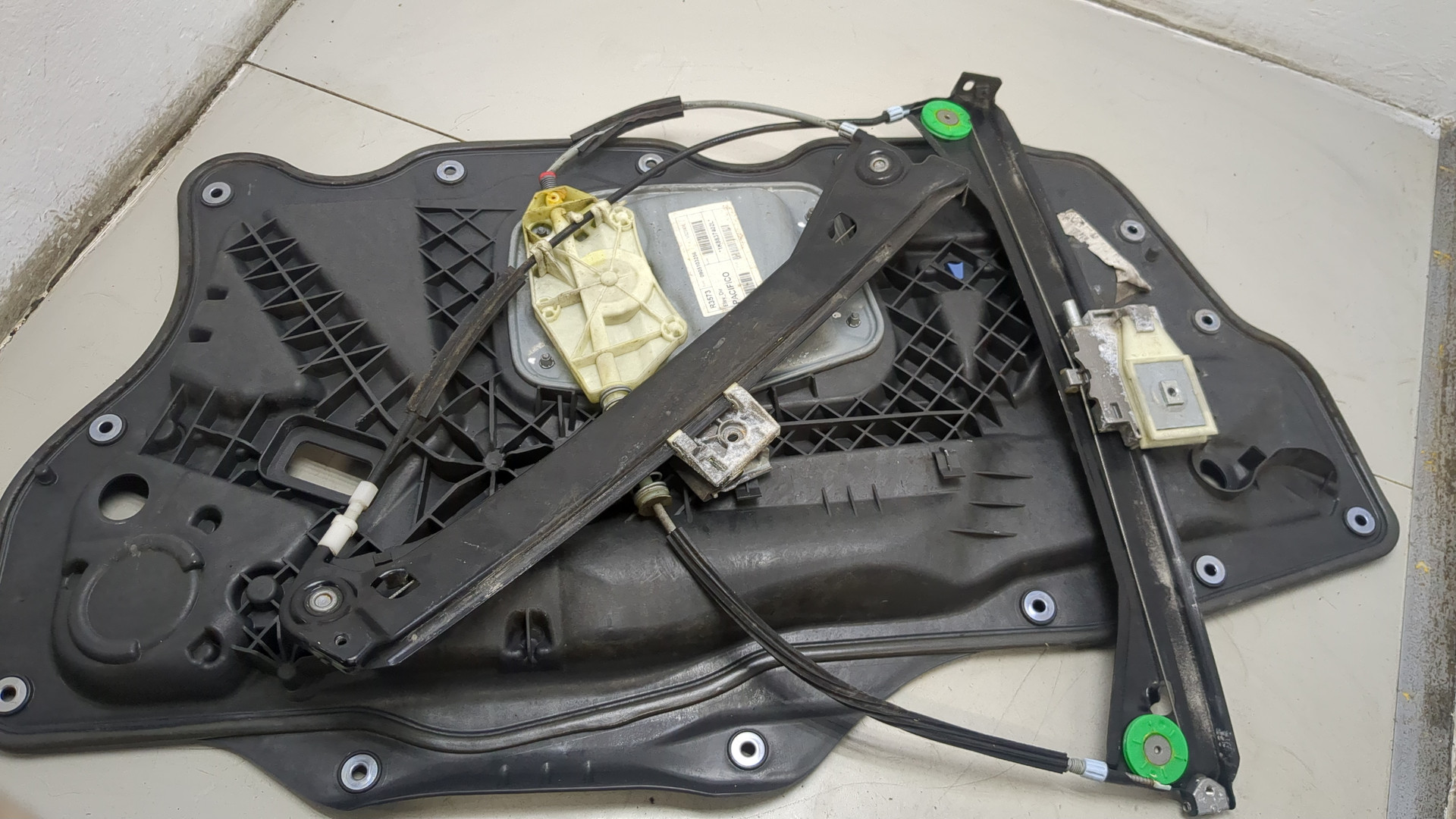 Стеклоподъемник электр. передний правый