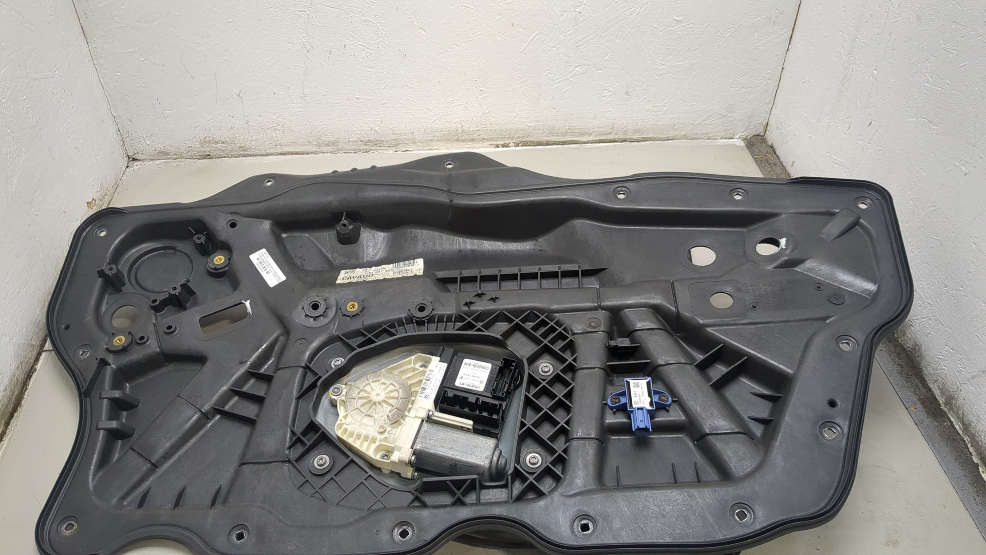 Стеклоподъемник электр. передний правый