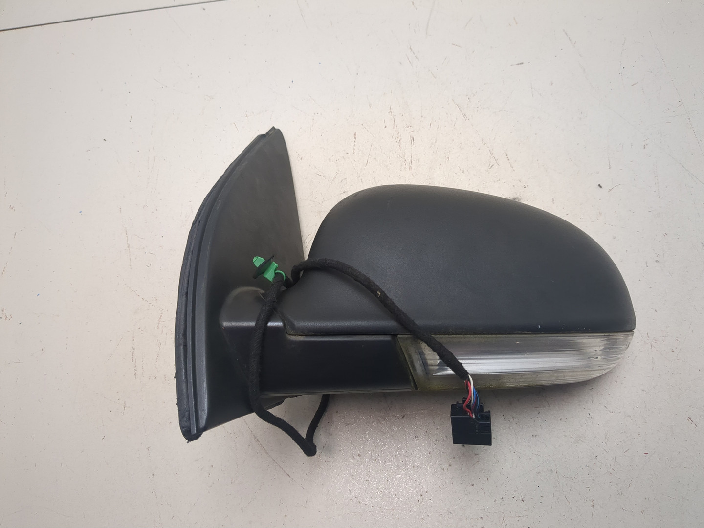 Зеркало левое электрическое