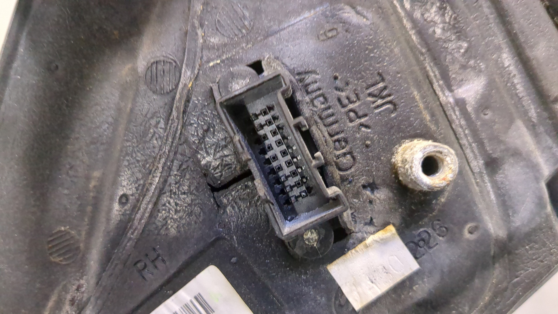 Зеркало правое электрическое