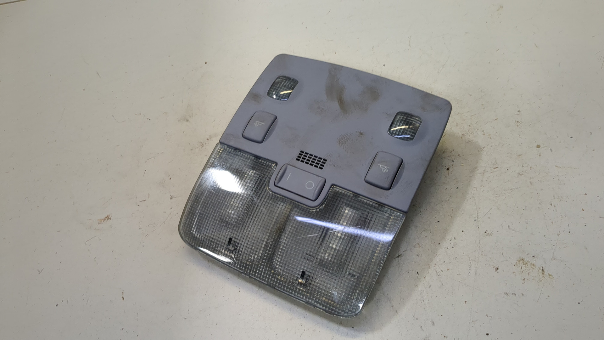 Плафон салонный