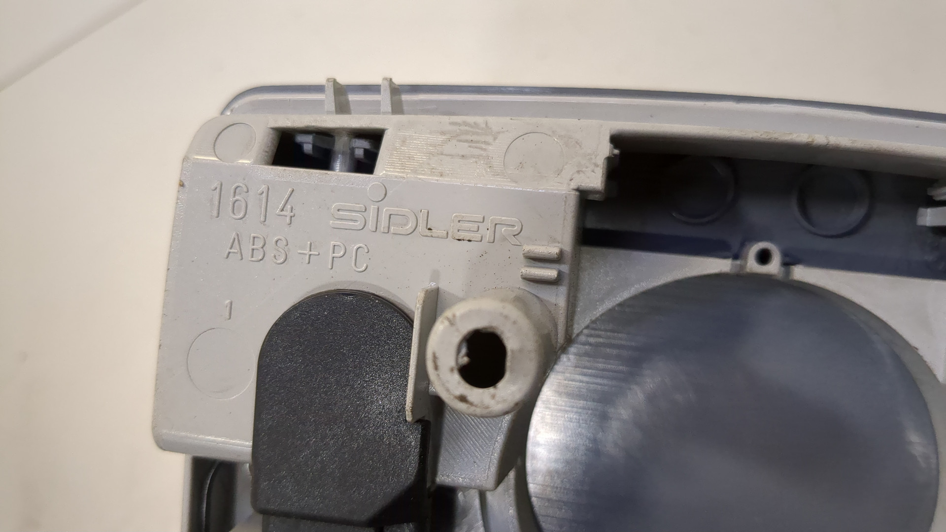 Плафон салонный