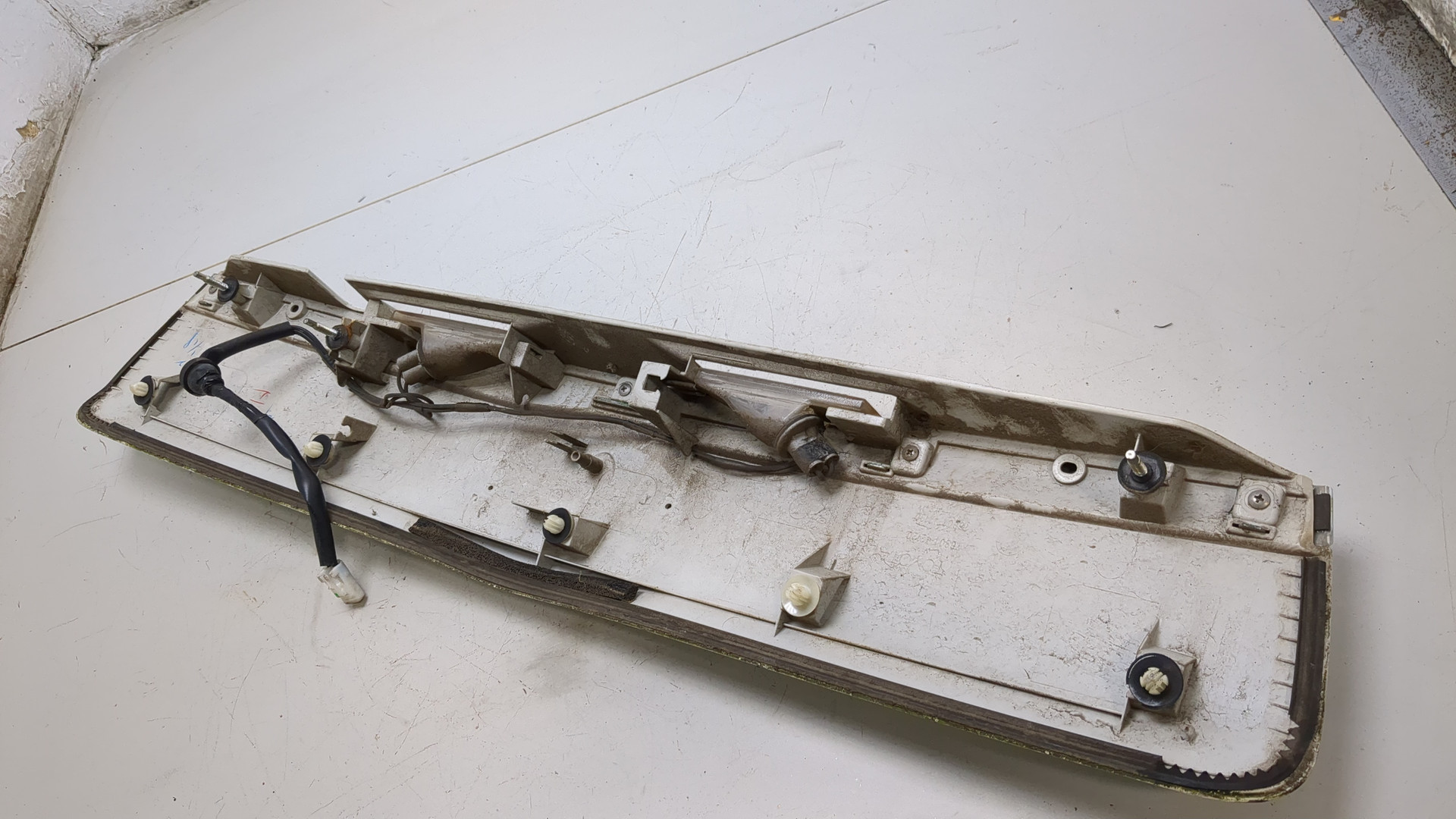 Накладка крышки багажника