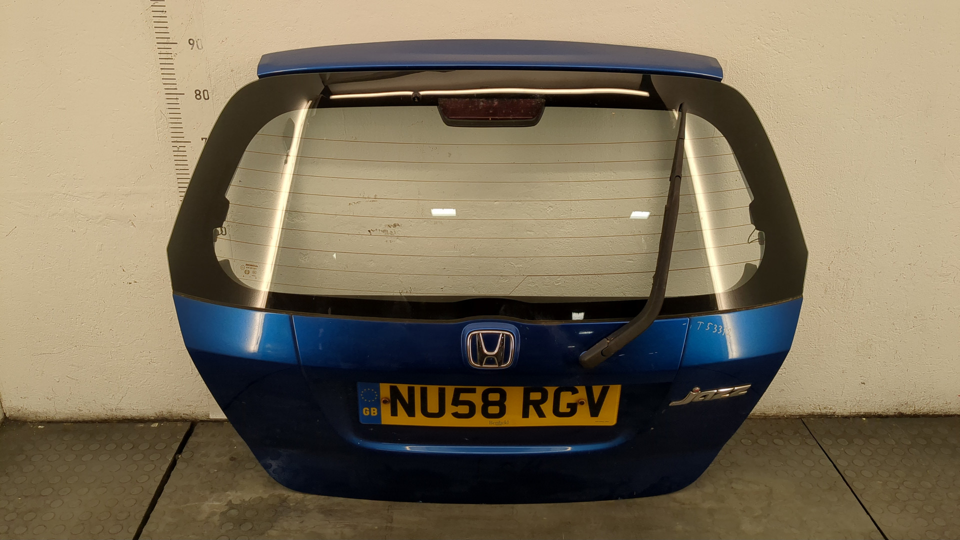 Дверь багажника