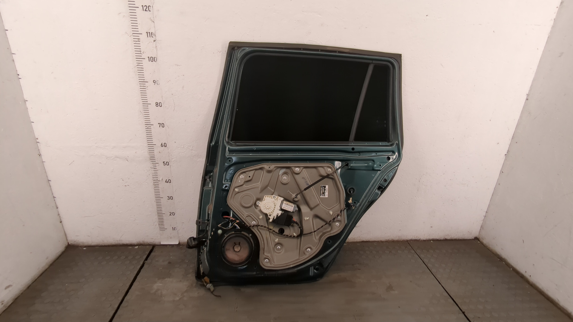 Дверь задняя правая