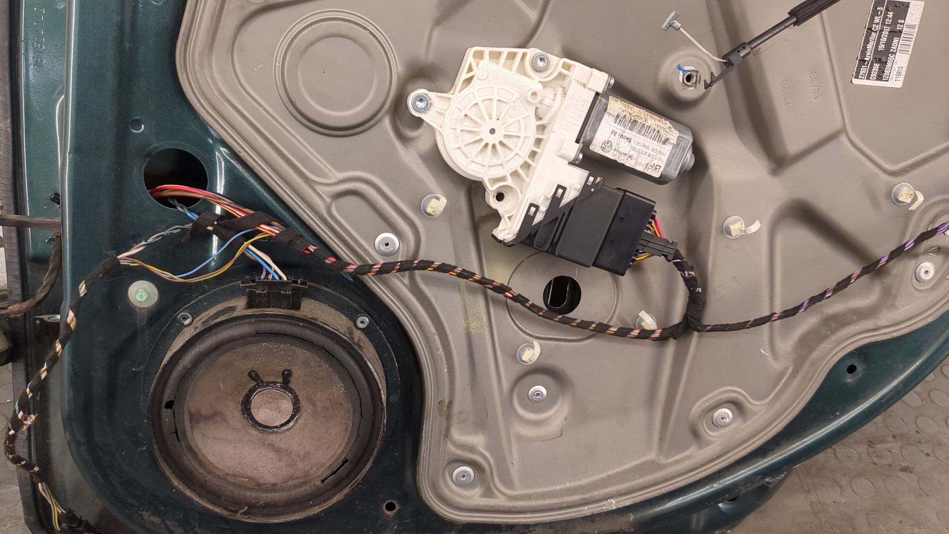 Дверь задняя правая