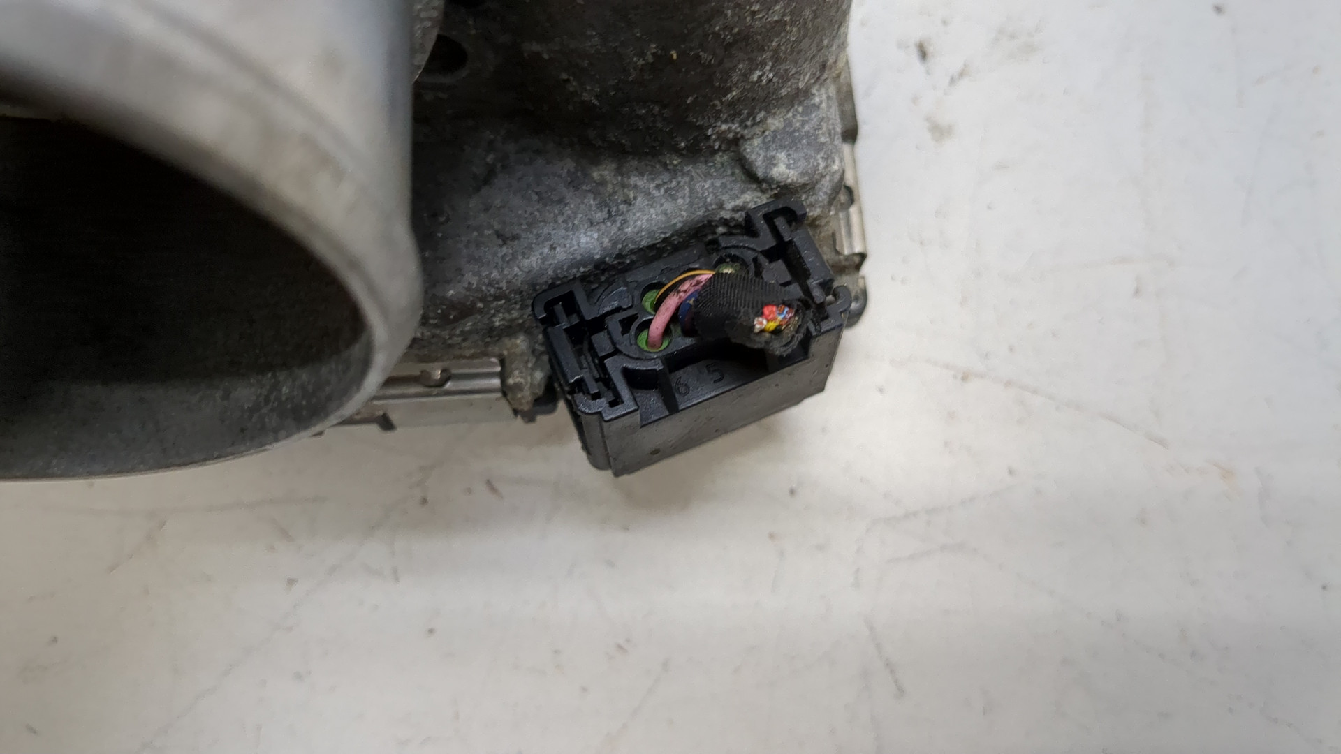 Заслонка дроссельная электрическая