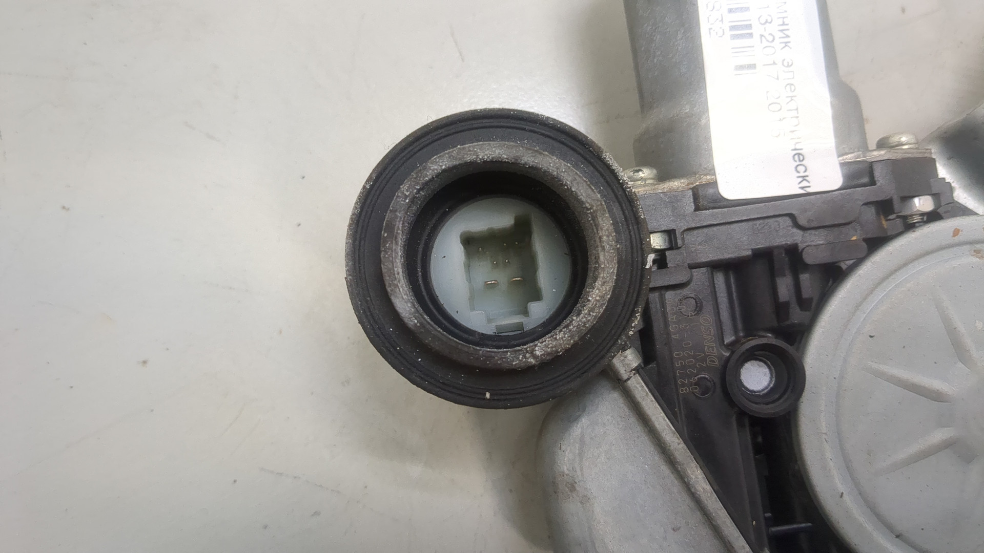 Стеклоподъемник электр. задний правый