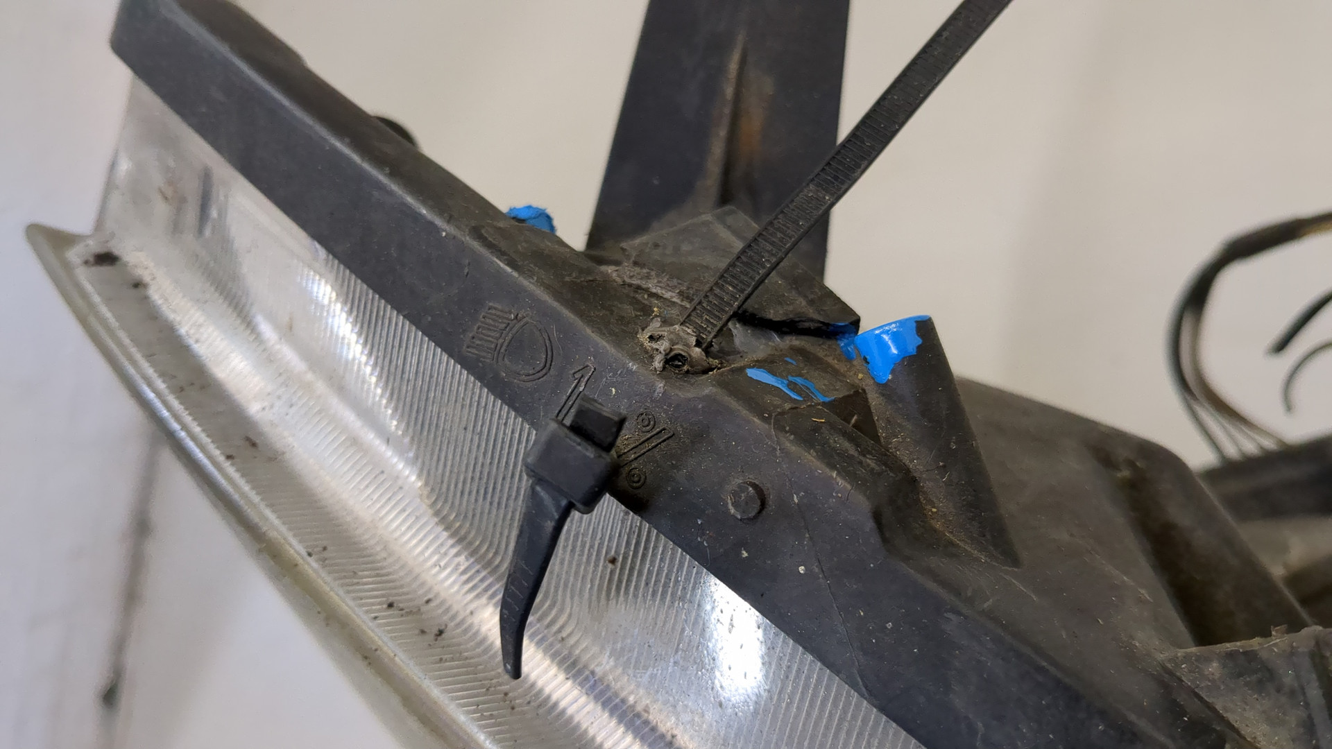 Фара правая