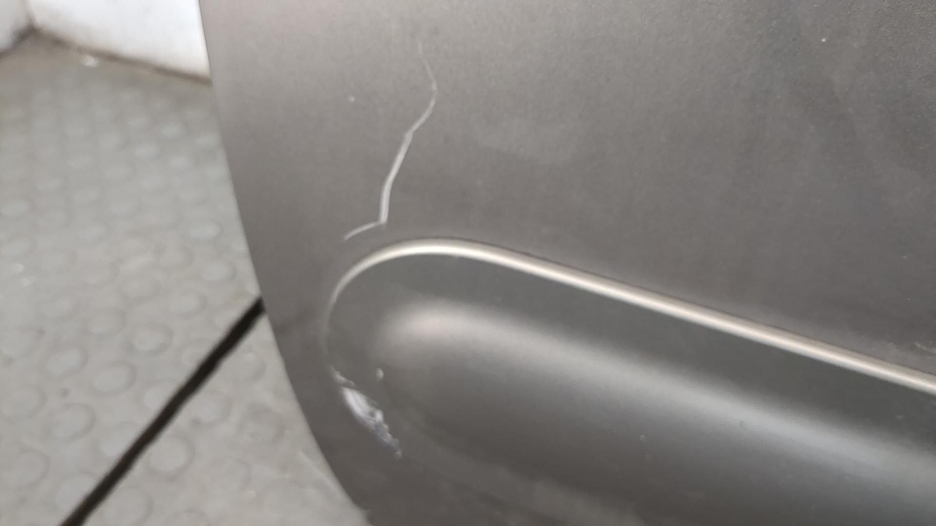 Дверь передняя левая