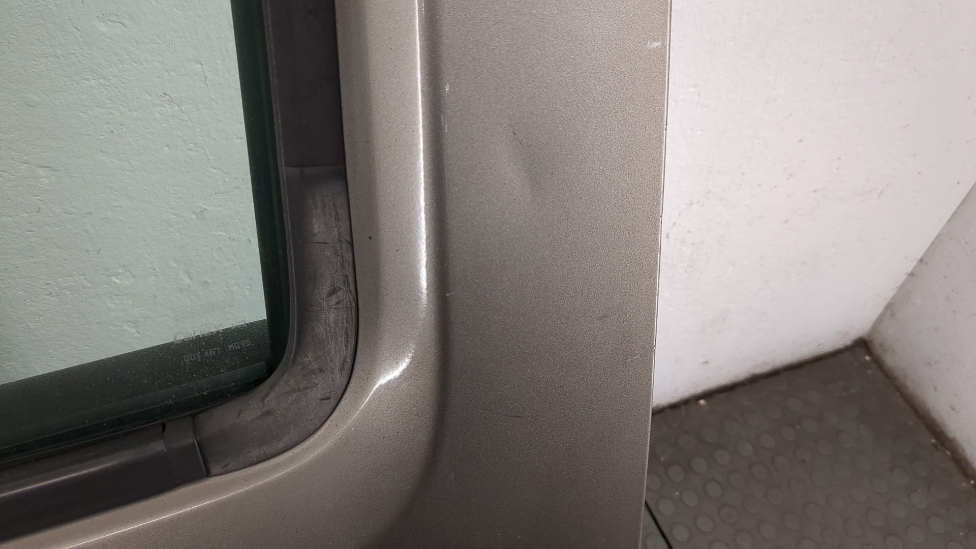 Дверь передняя левая