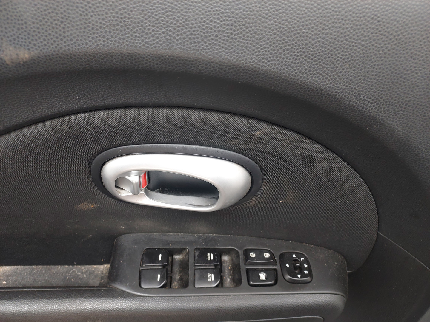 Дверь передняя левая