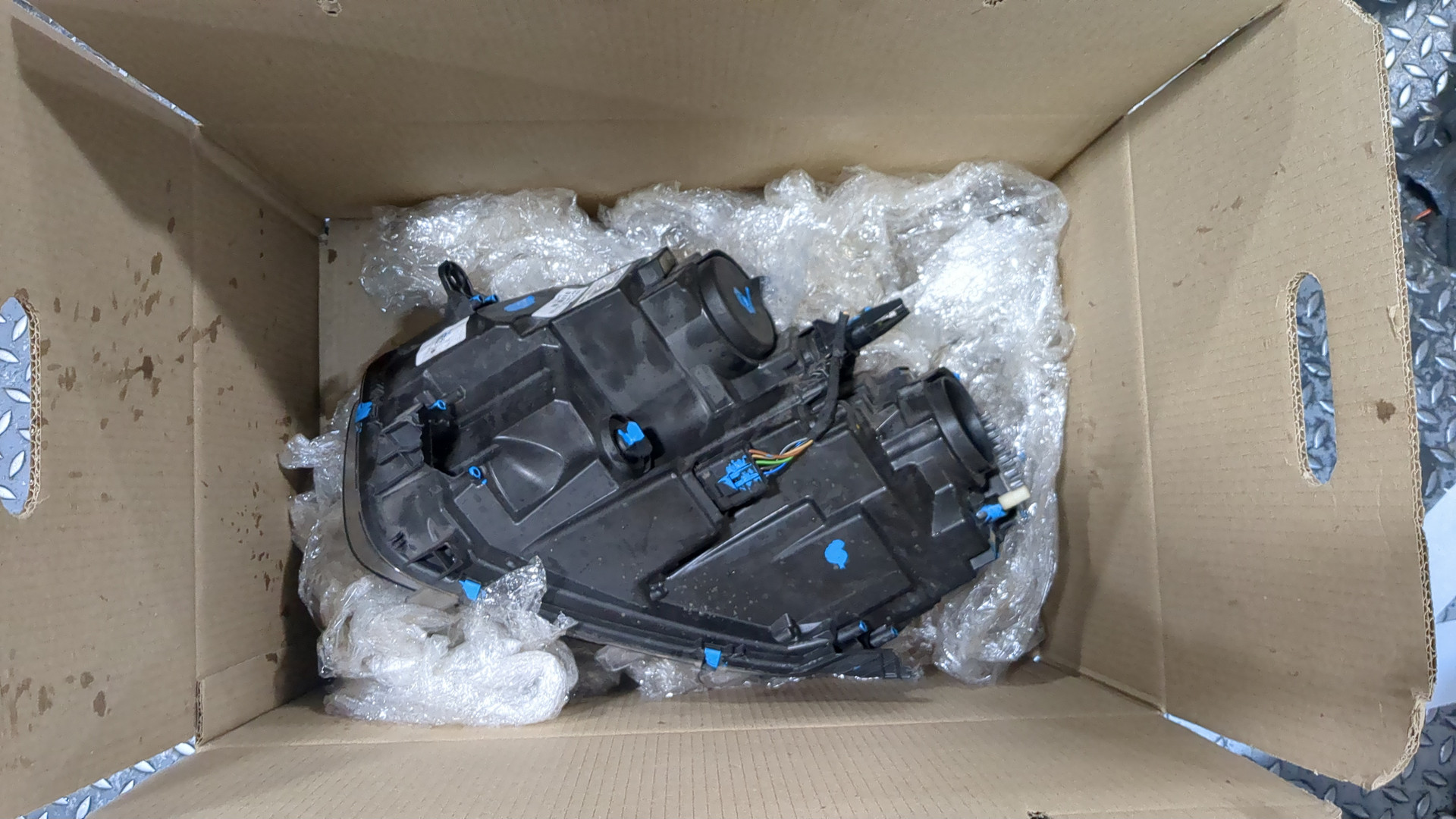 Фара правая