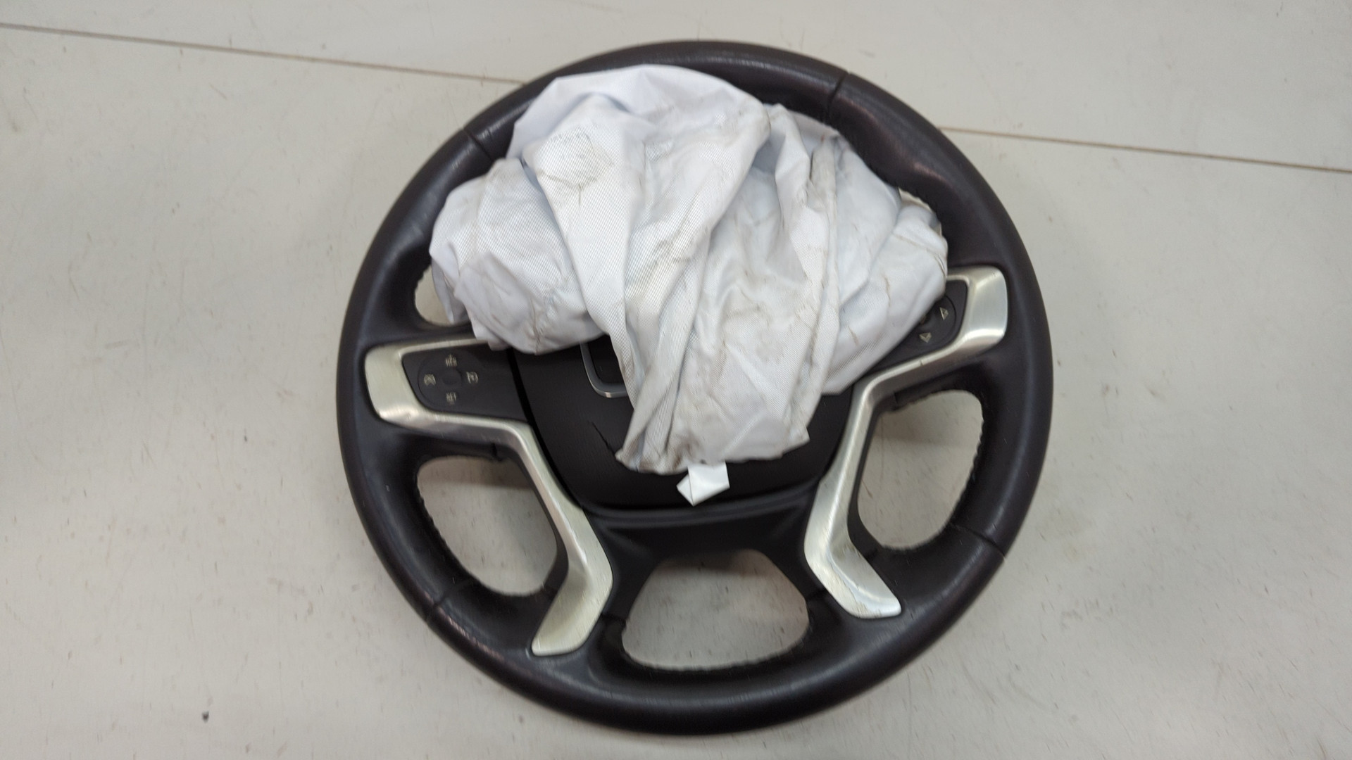 Рулевое колесо (руль)