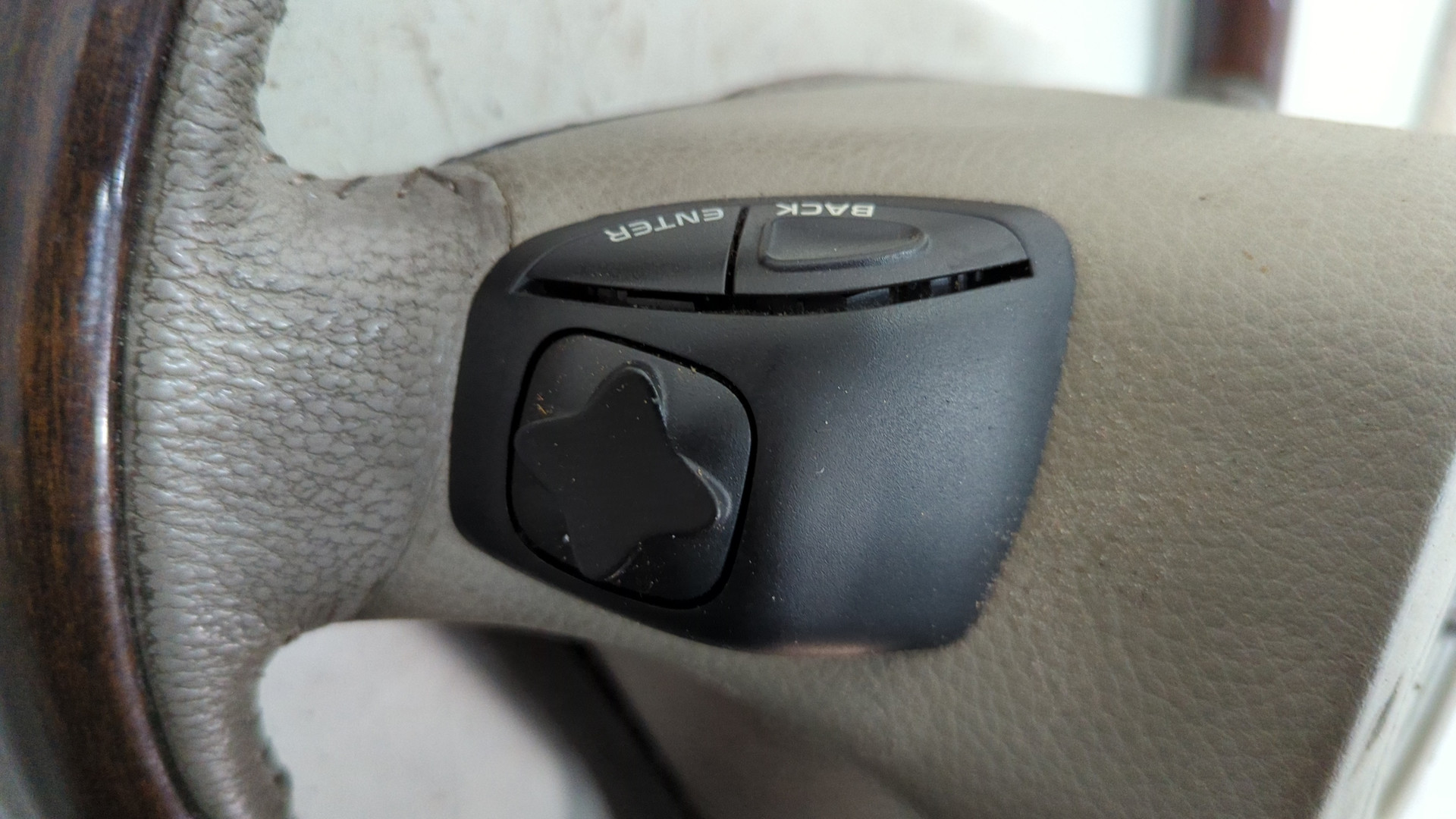 Рулевое колесо (руль)