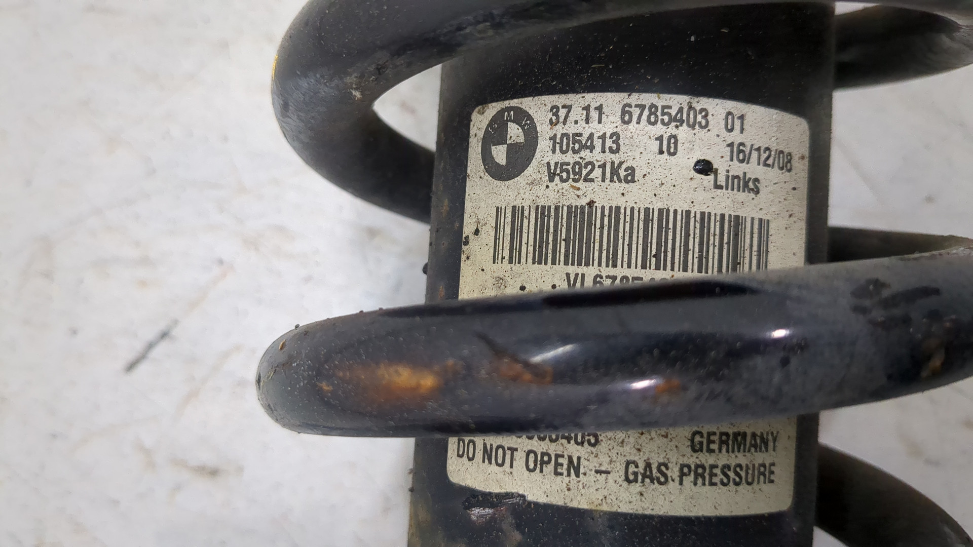 Амортизатор передний правый