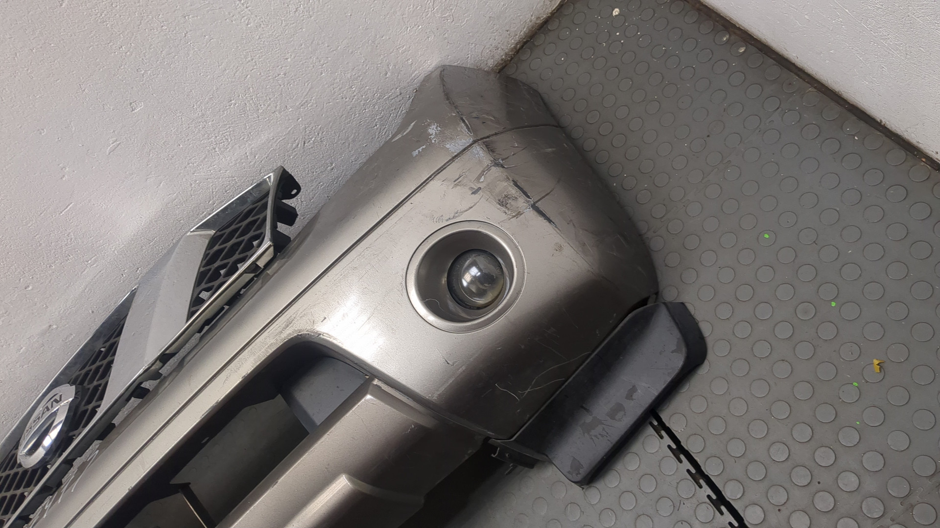 Бампер передний