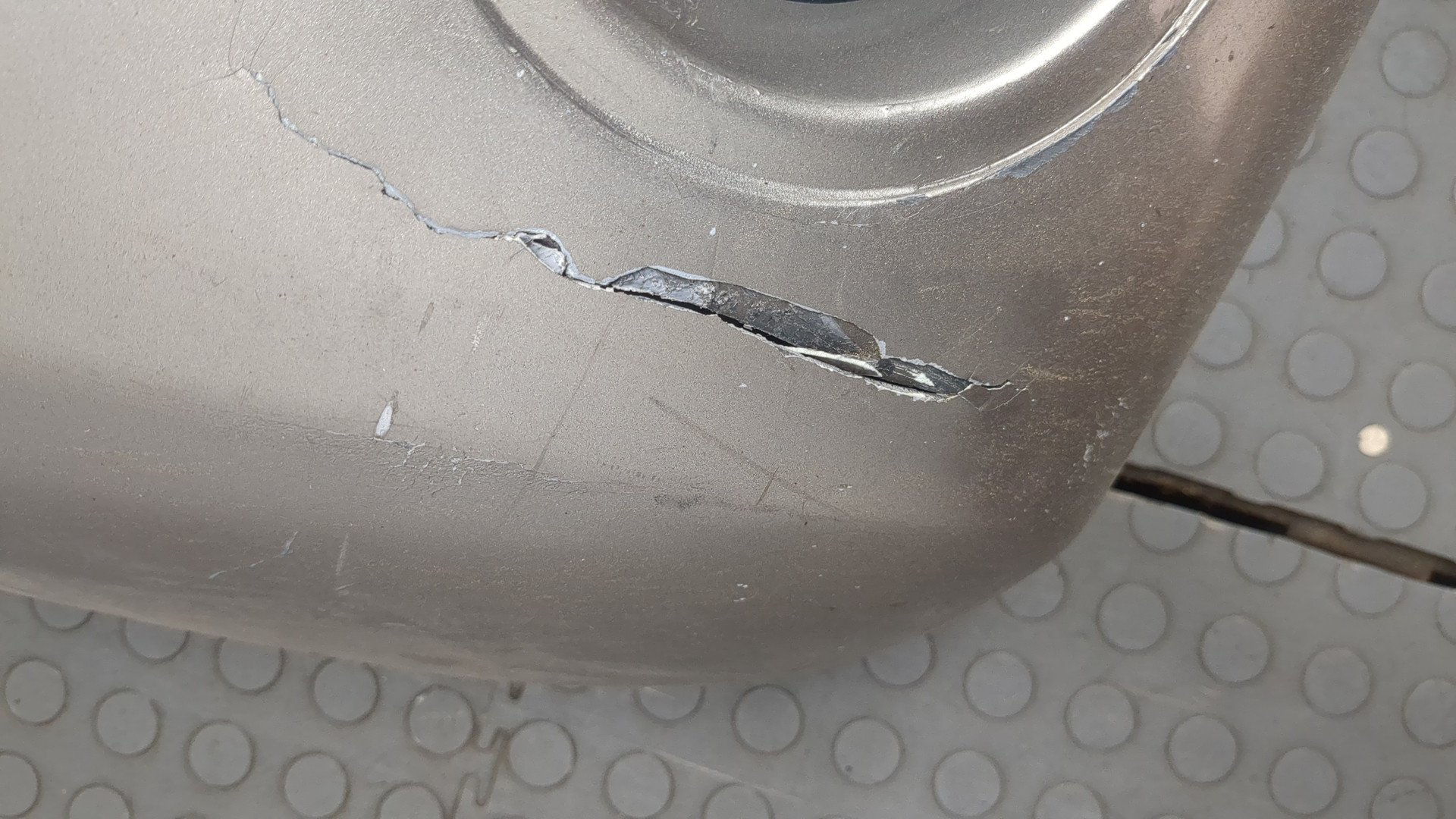 Бампер передний