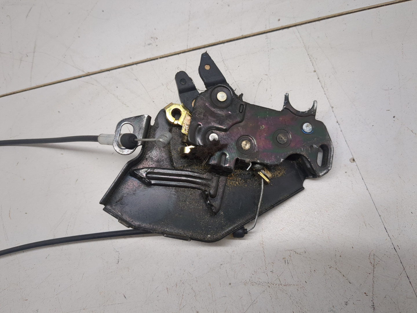 Механизм замка двери