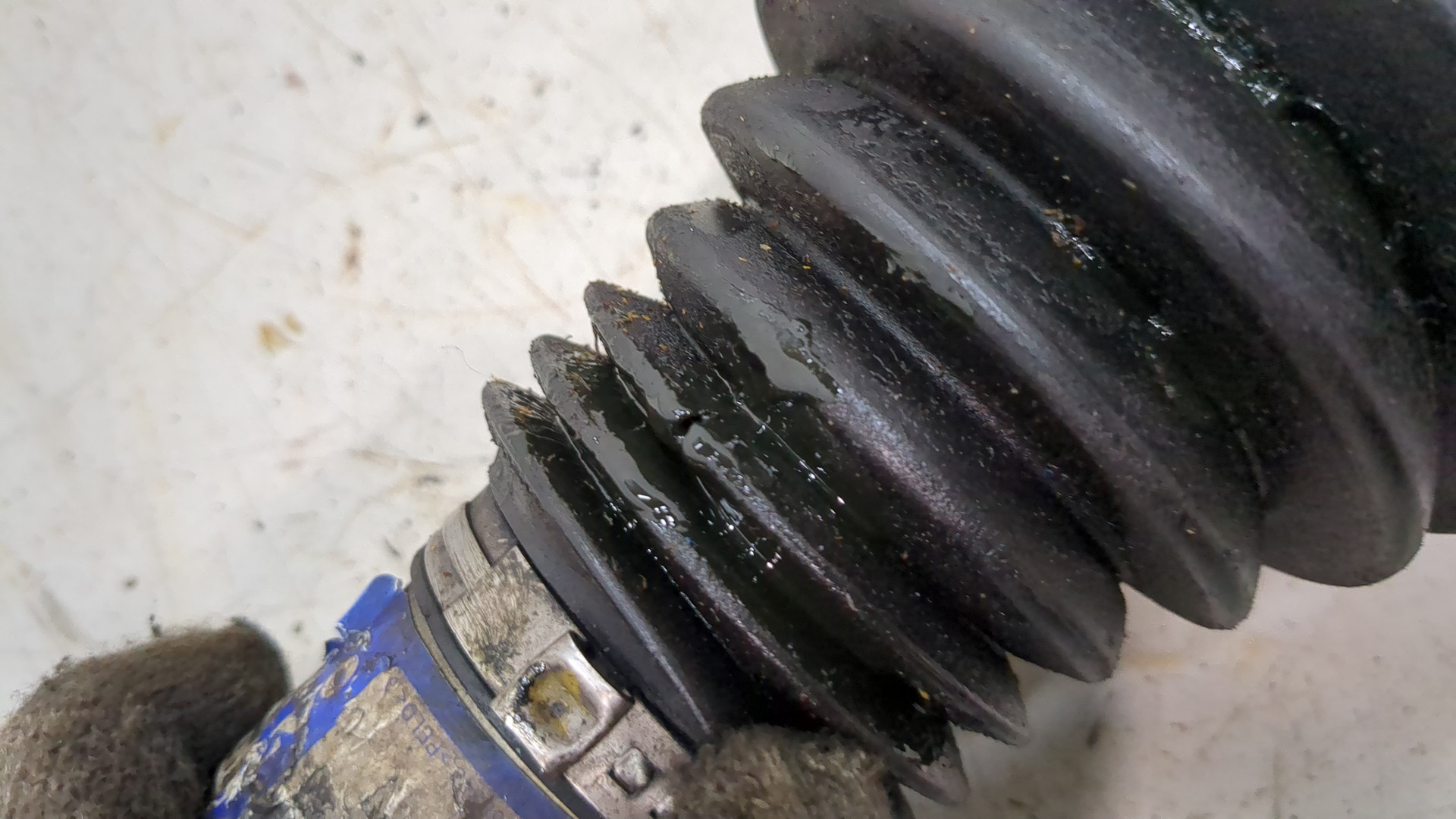 Полуось передняя правая