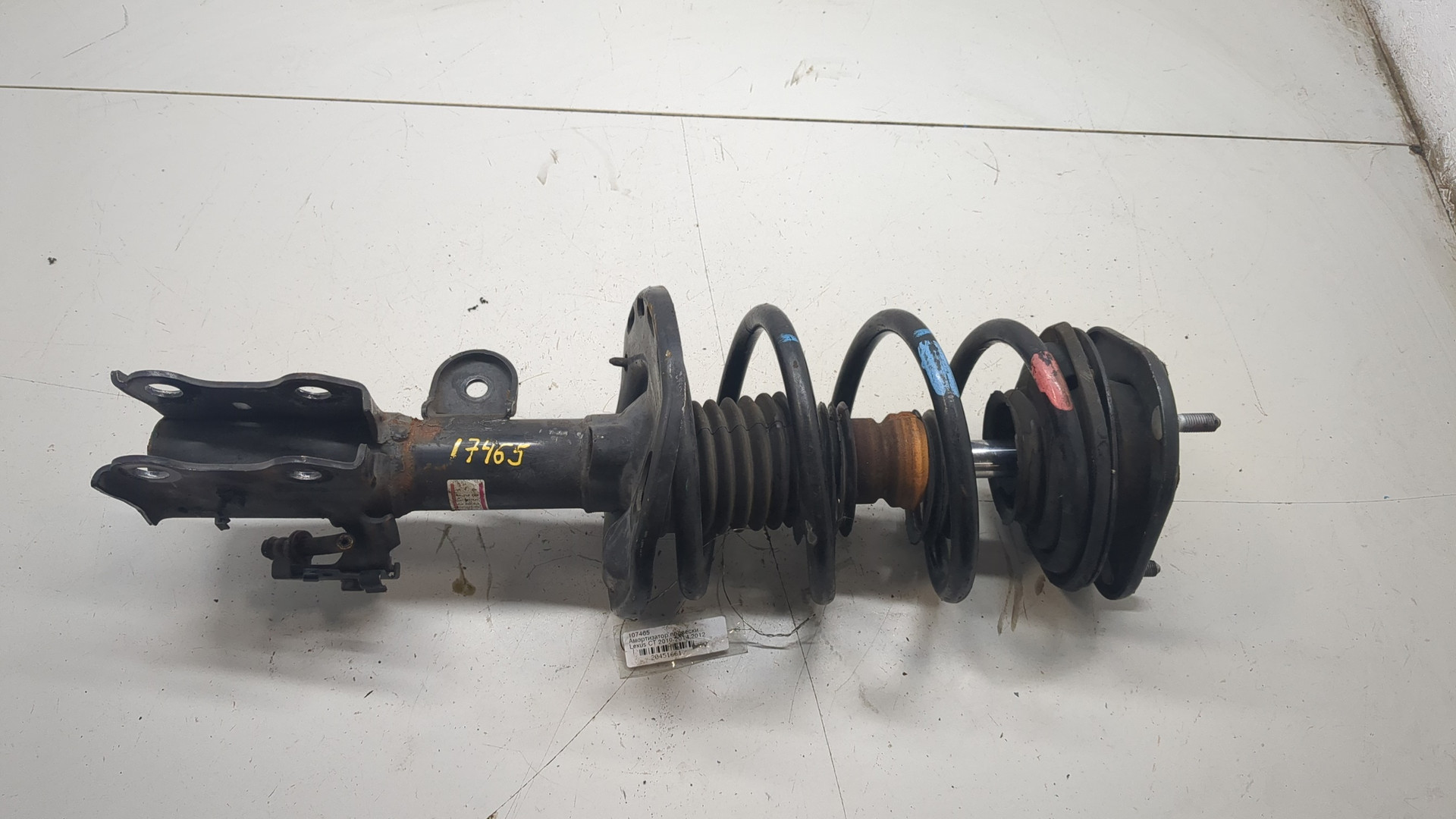 Амортизатор передний правый