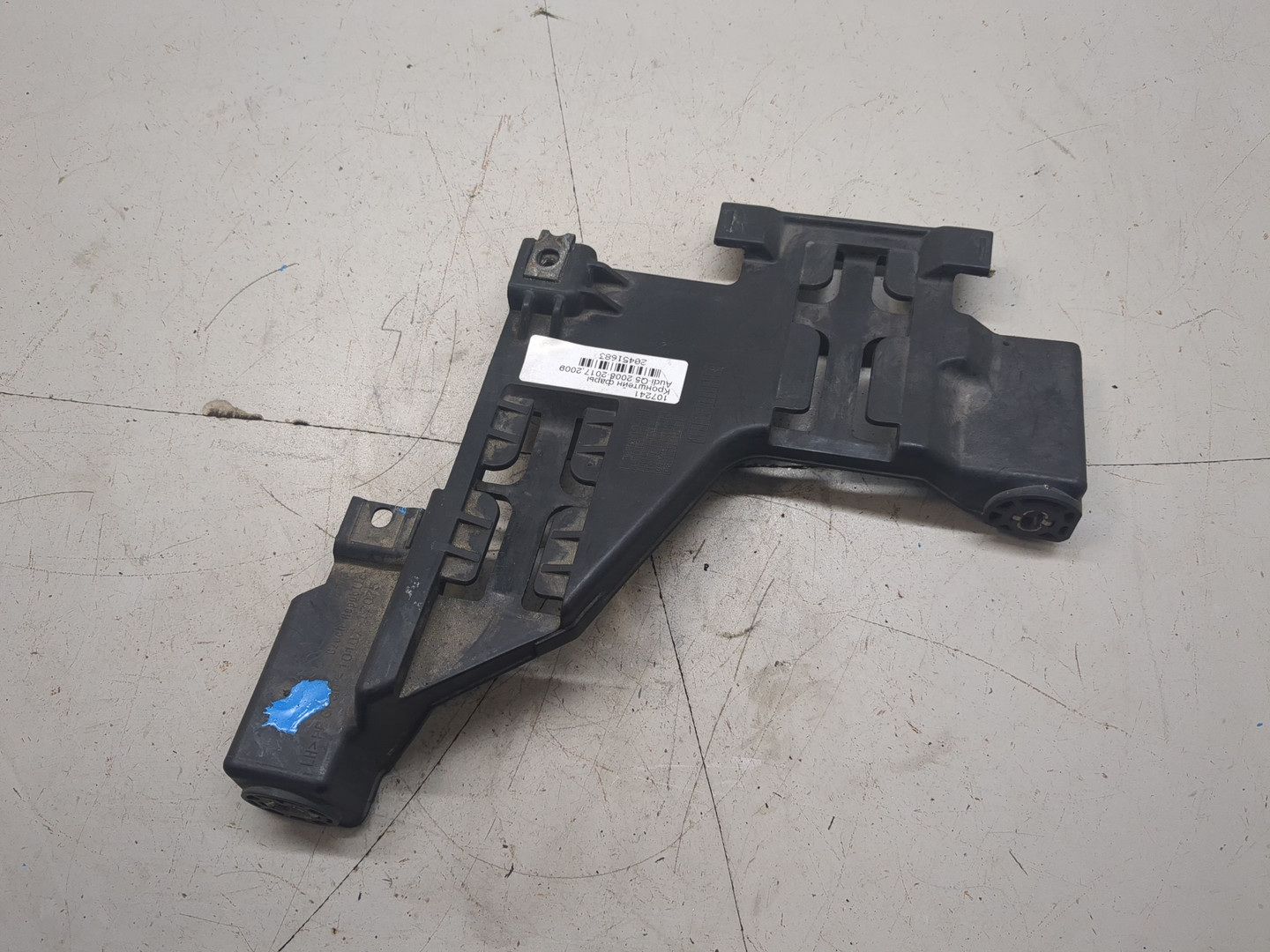 Кронштейн фар левый