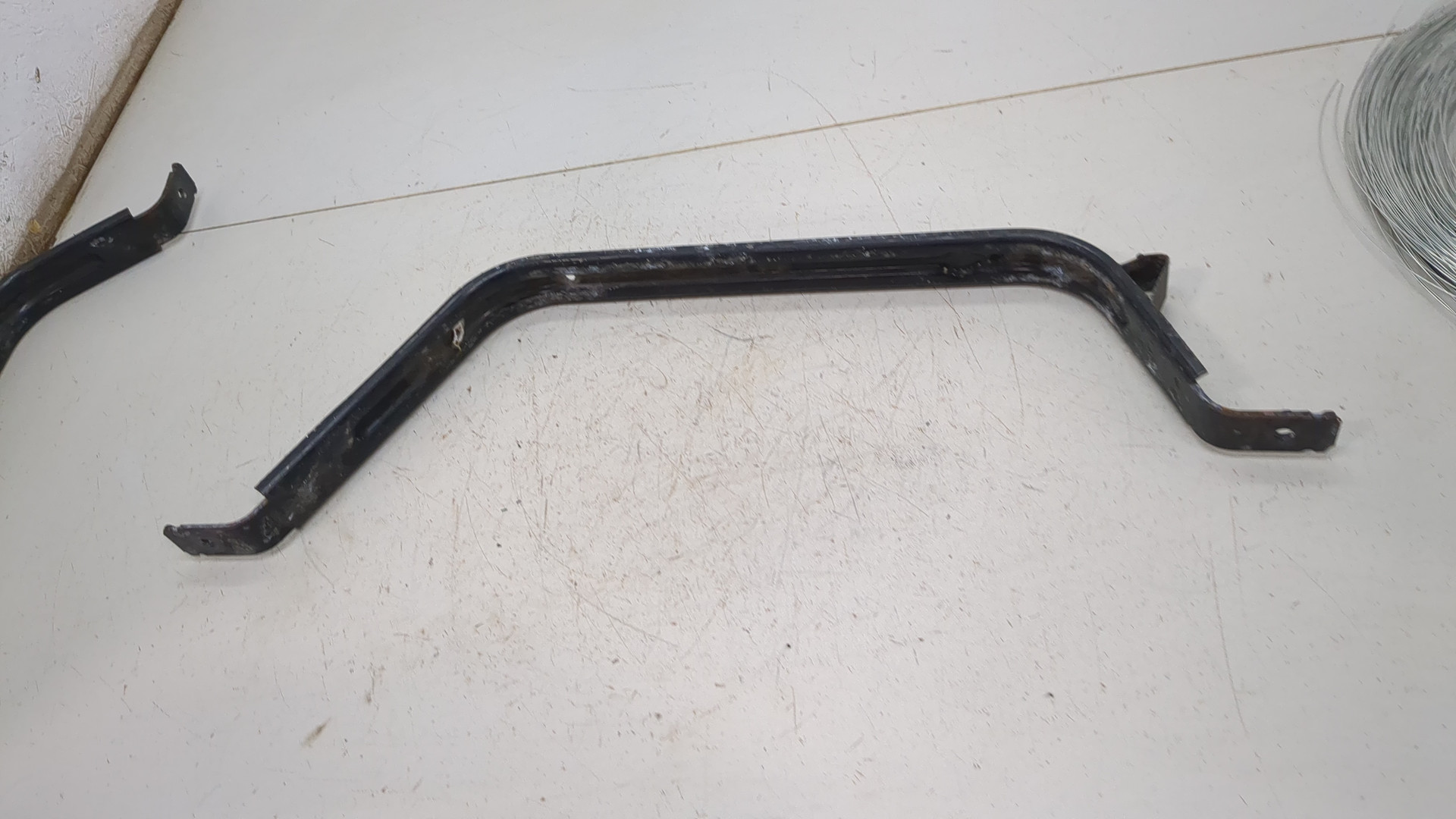 Лента крепления бензобака