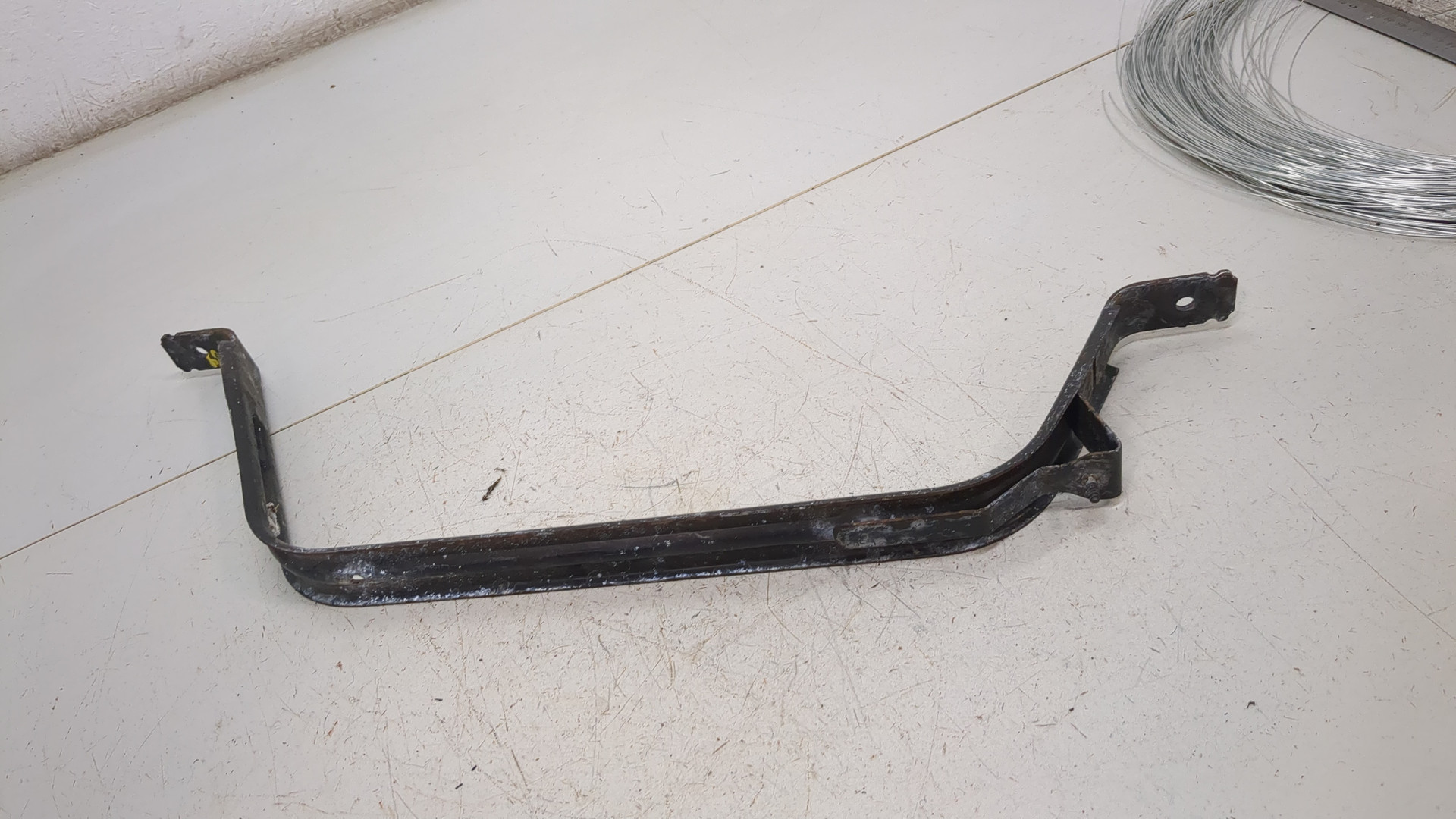 Лента крепления бензобака