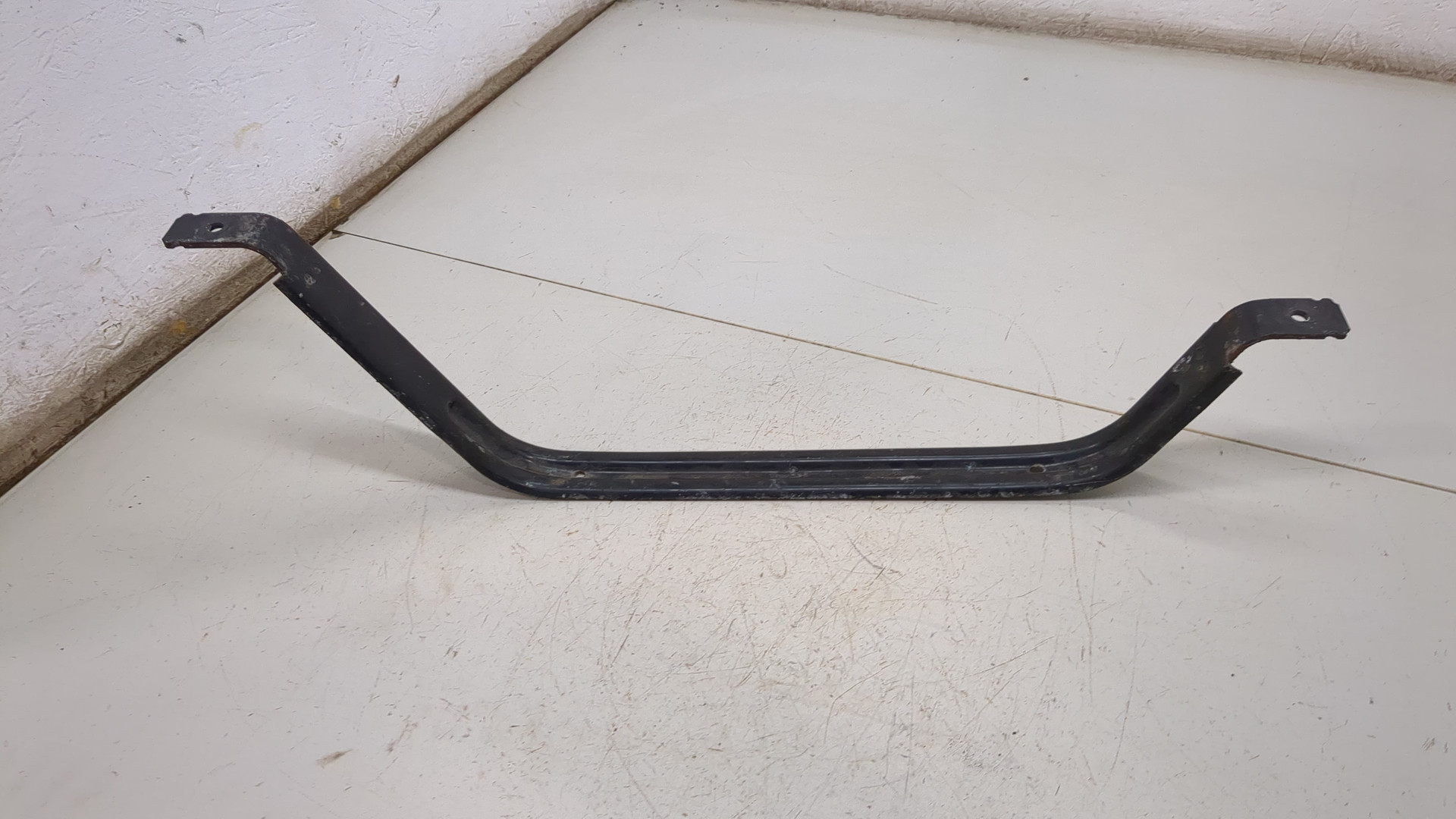 Лента крепления бензобака