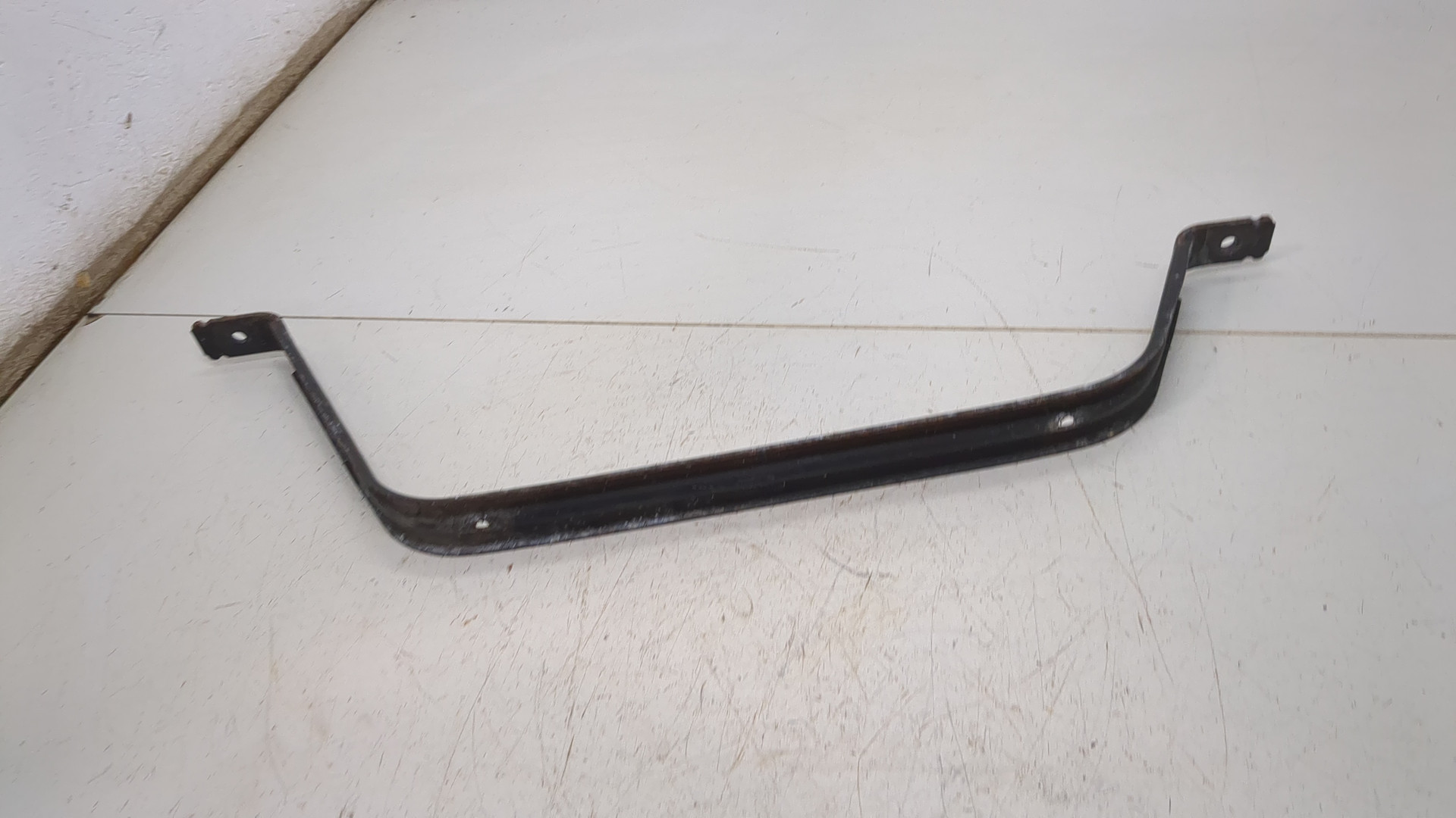 Лента крепления бензобака