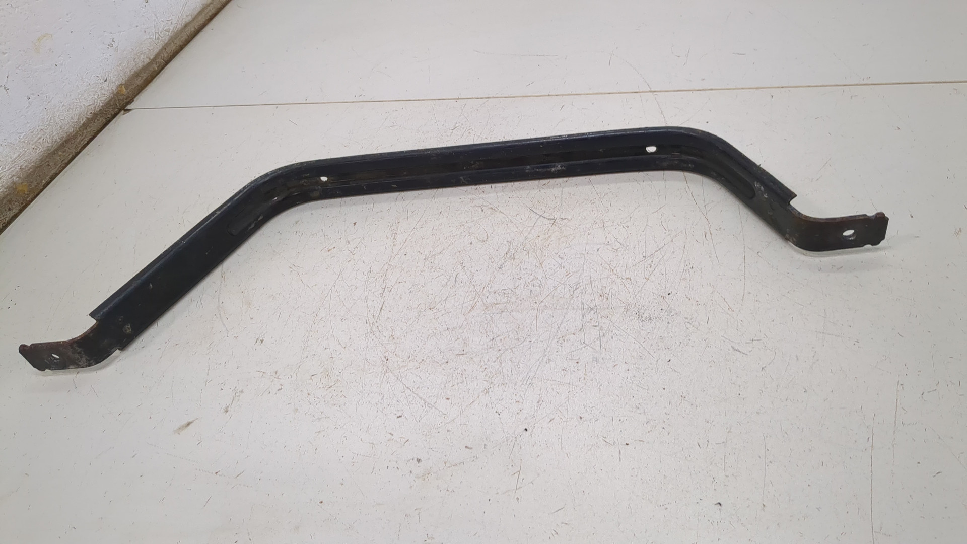 Лента крепления бензобака