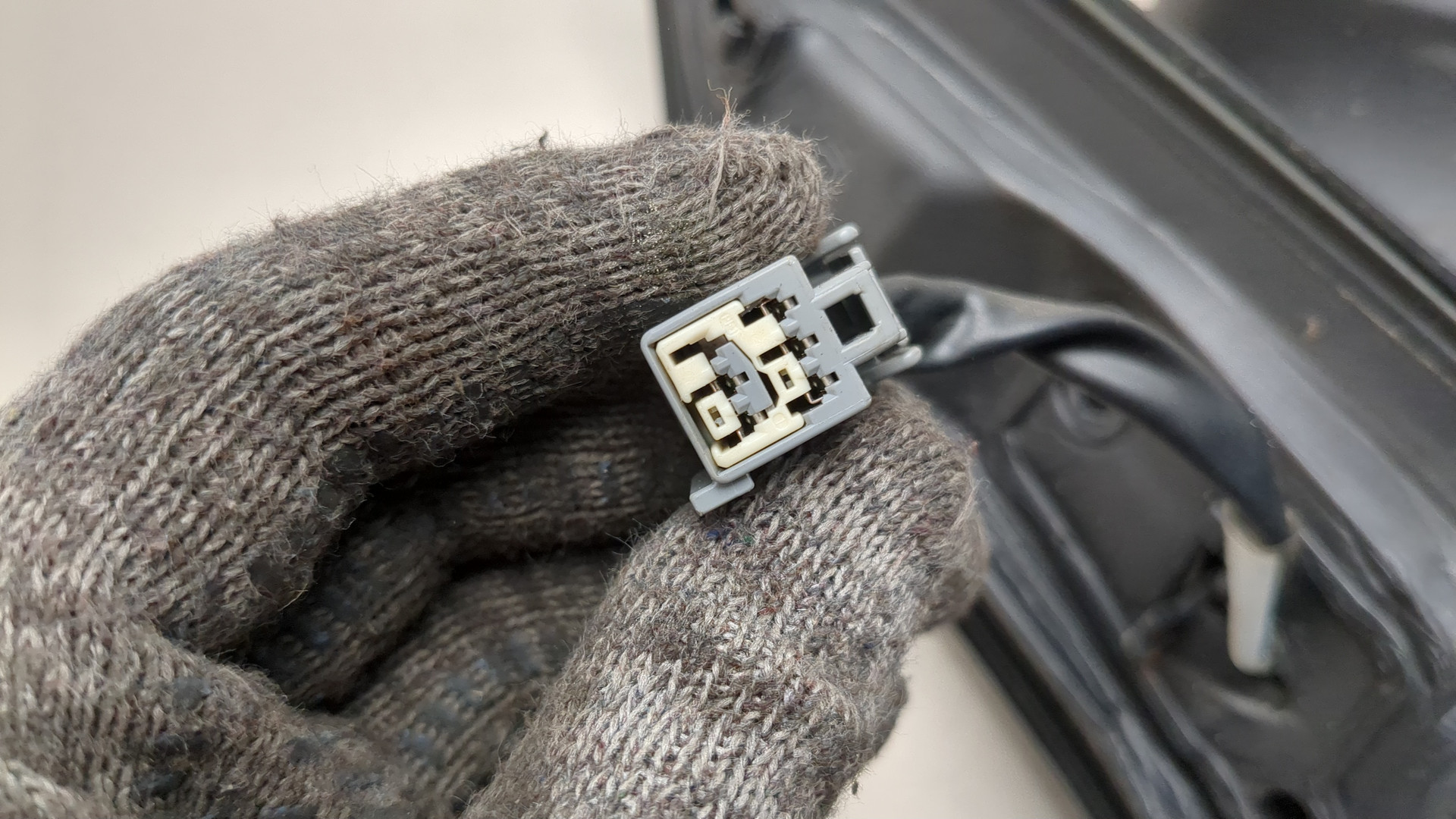 Зеркало правое электрическое