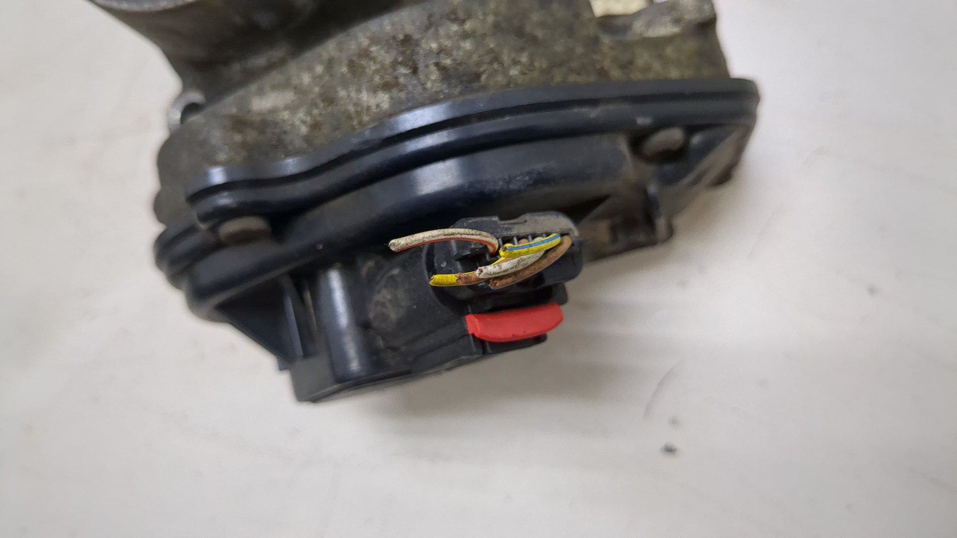 Заслонка дроссельная электрическая