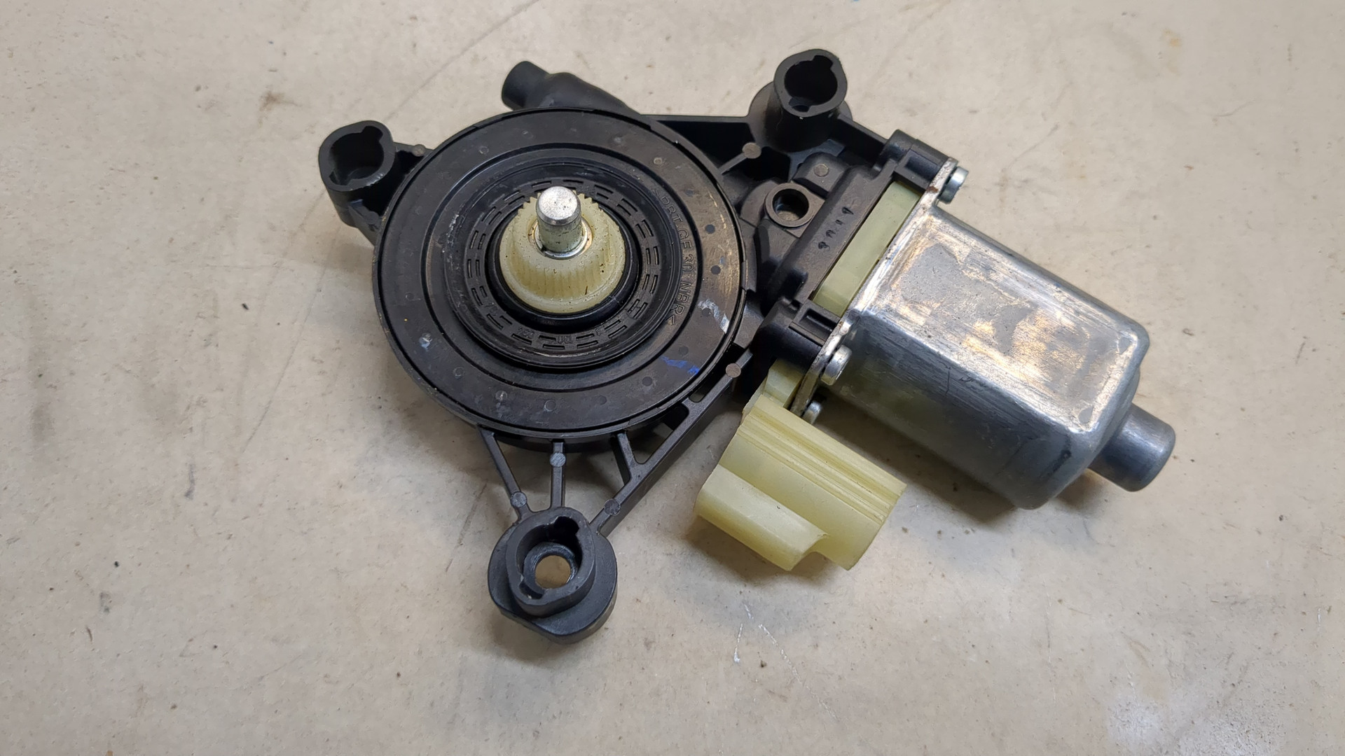 Моторчик стеклоподъемника