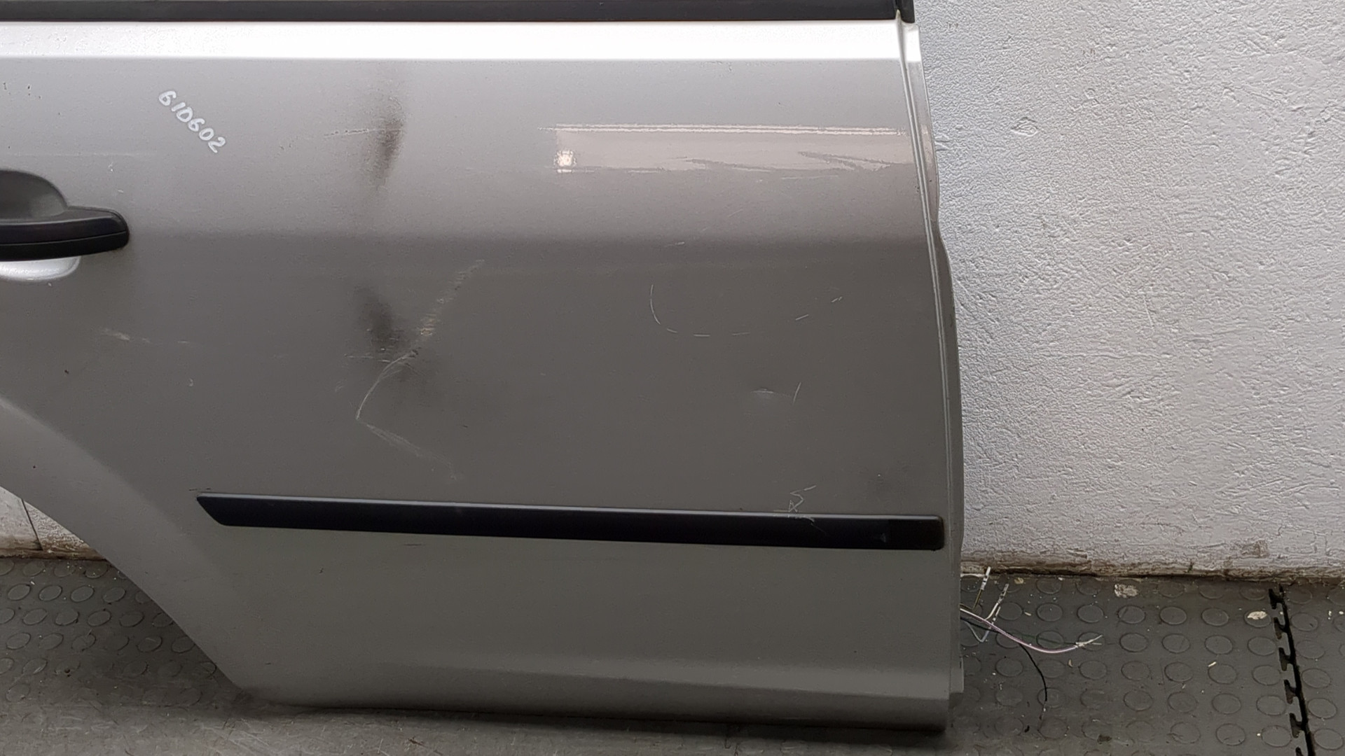 Дверь задняя правая