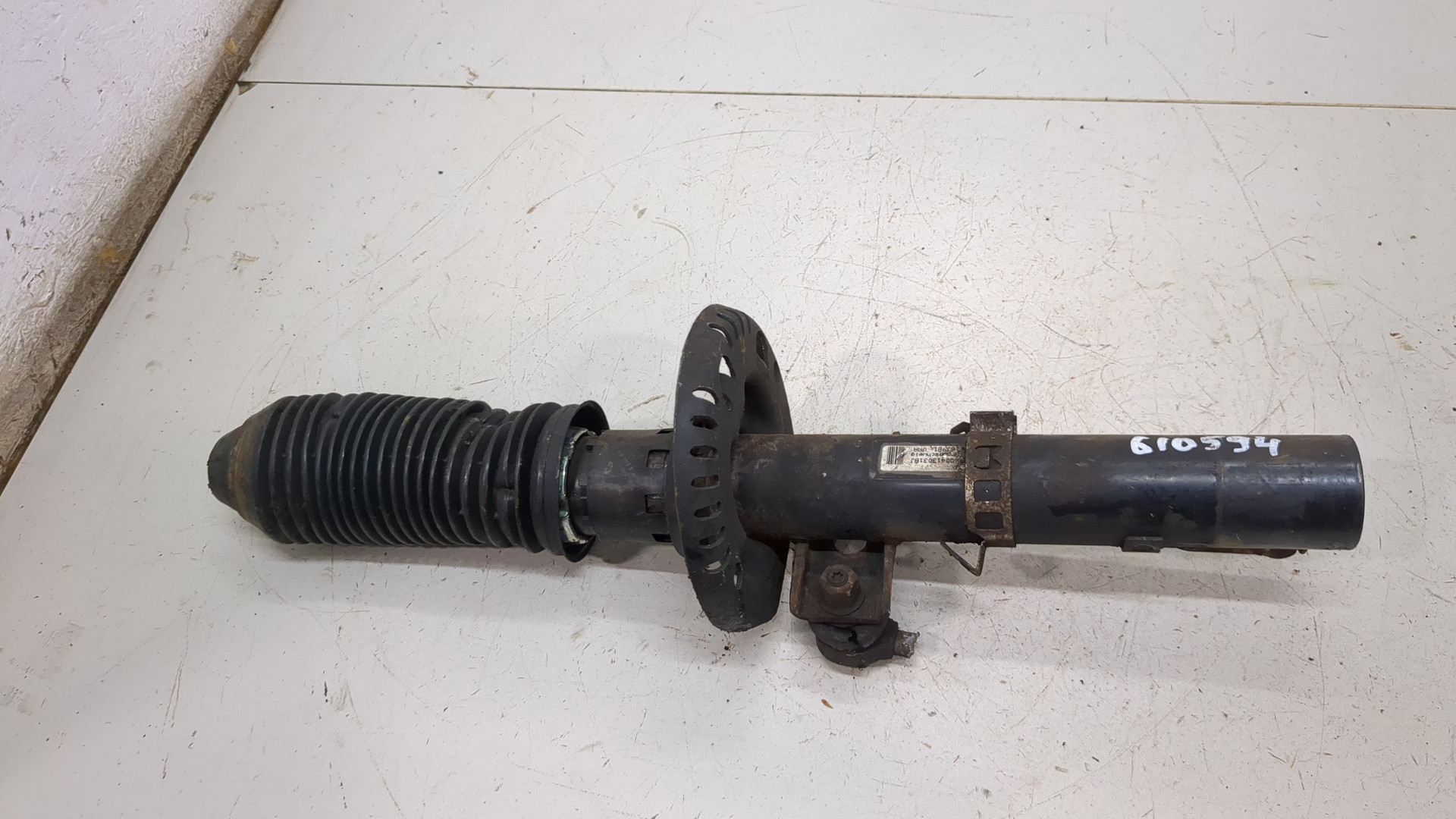 Амортизатор передний